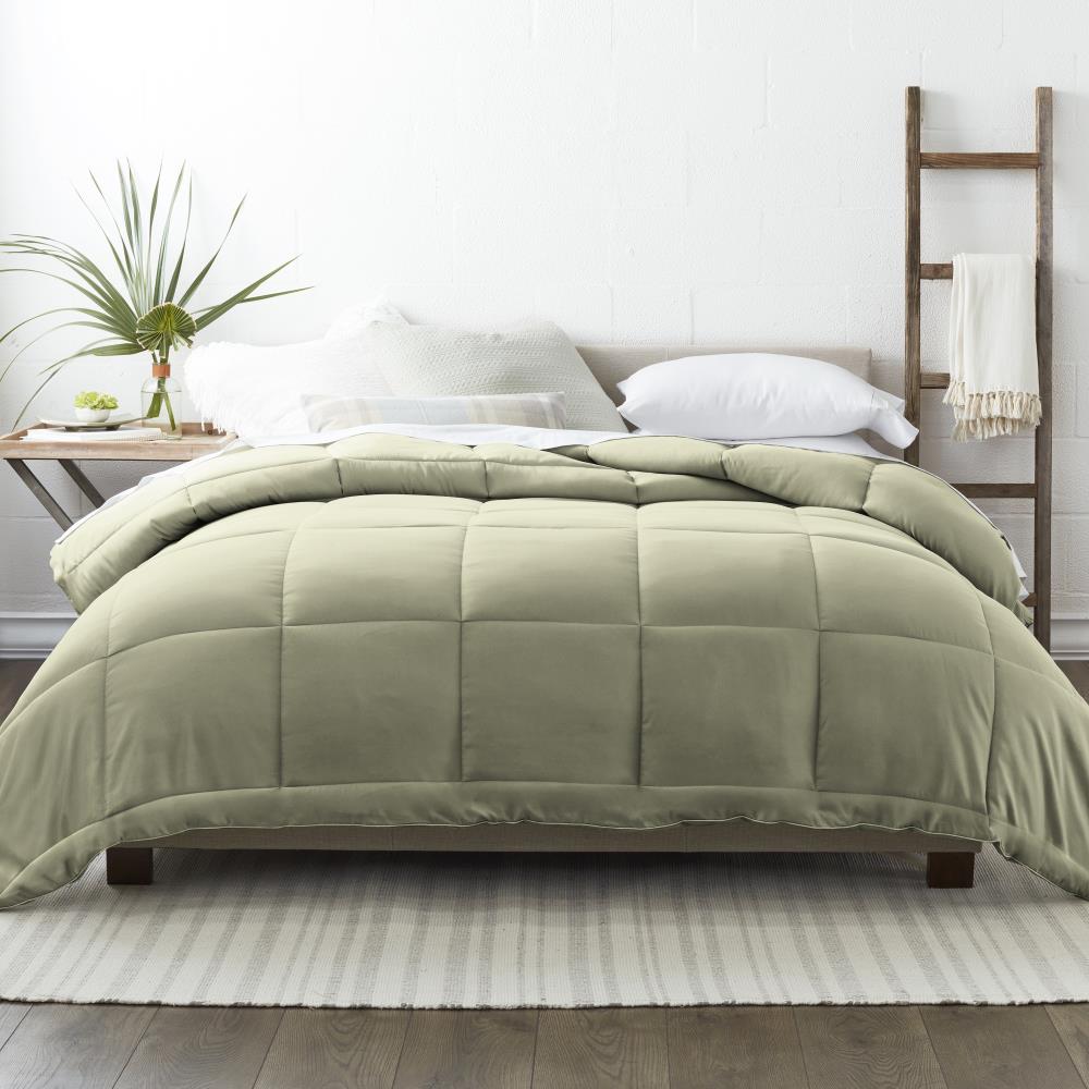 JEAREY Down Alternative Comforter Green Solid Reversible Queen Comforter  (Polyester with Down Alternative Fill) in the Comforters & Bedspreads  department at