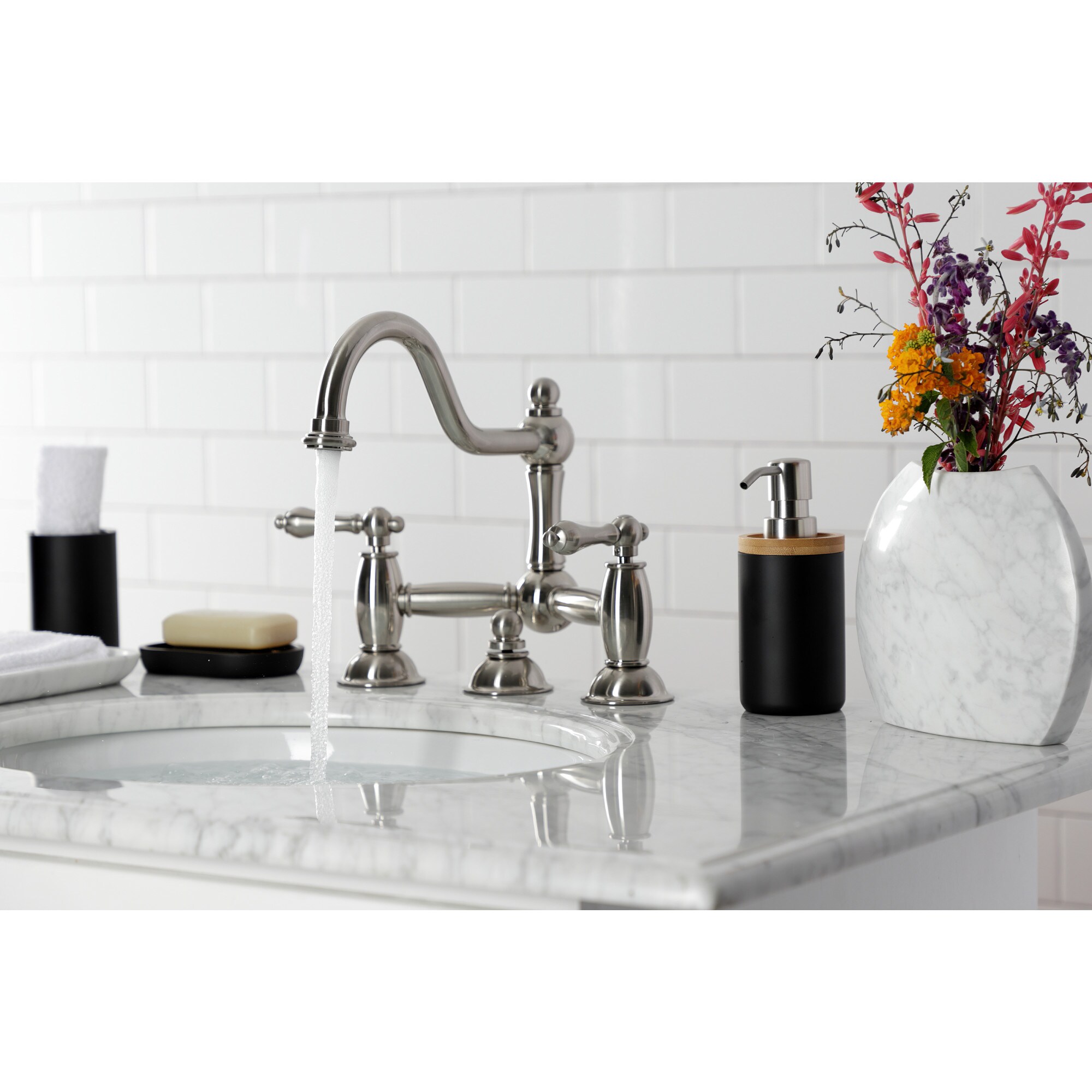 Kingston Brass WLKS3918AL Lavatory-Faucets - View #4