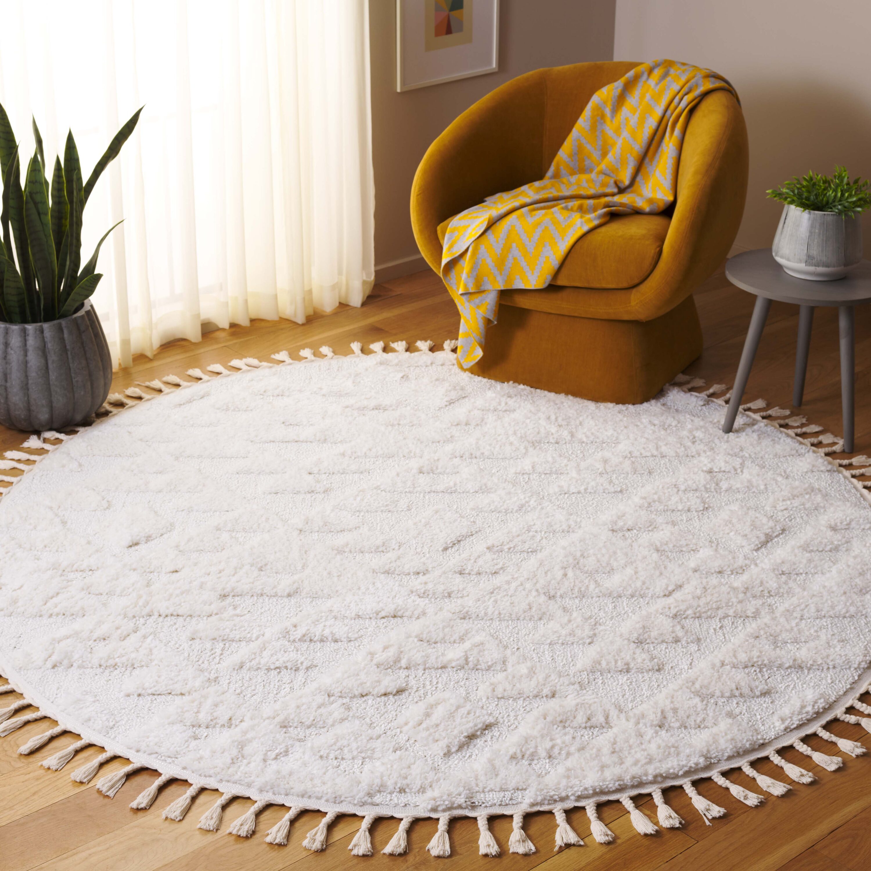 Safavieh MTS688C-5R Moroccan Tassel Shag 688C Ivory Southwestern Round 5ft-3-in x 5ft-3-in Rug