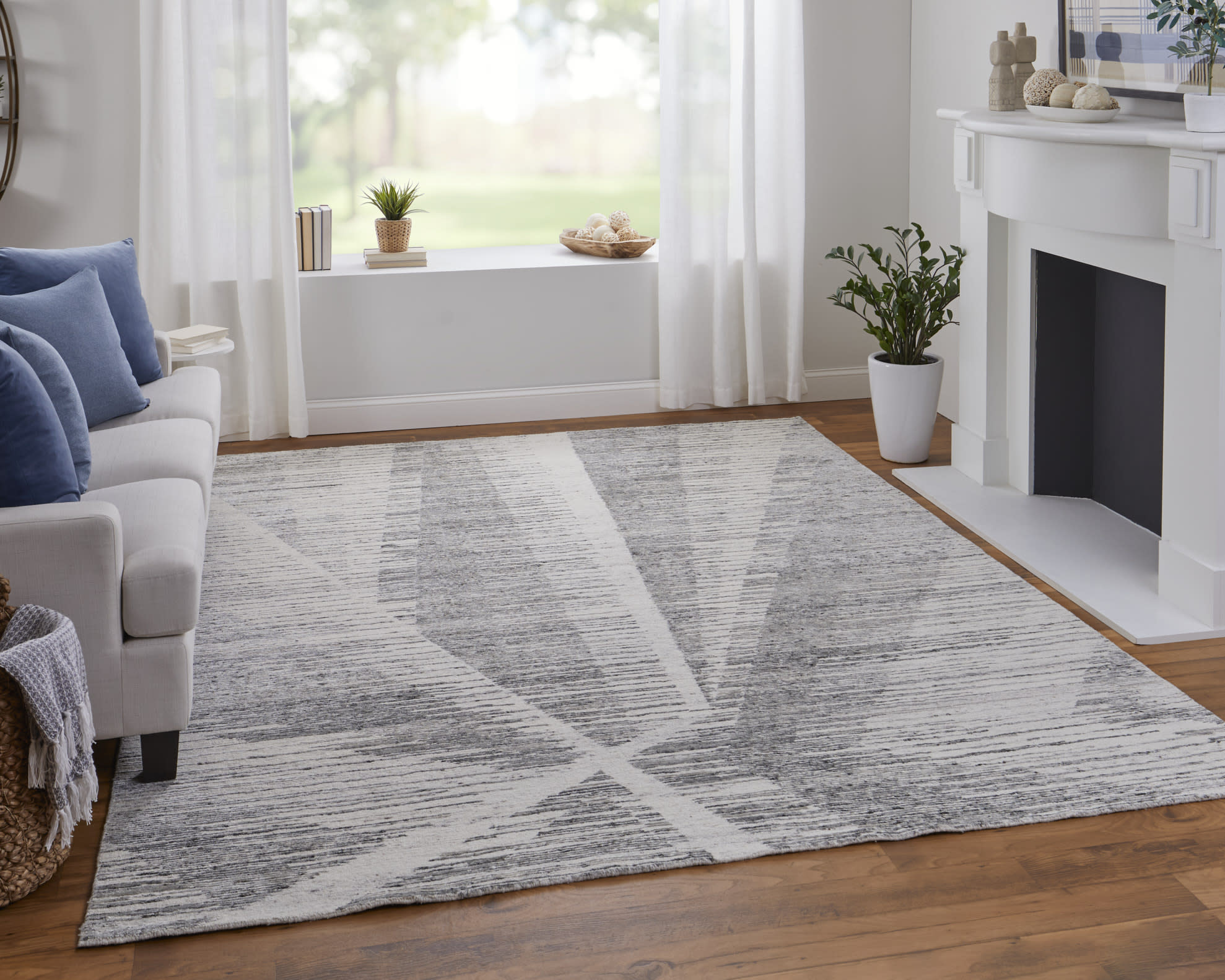 Room Envy BRIR69CHGRYIVYI14 rugs - View #3