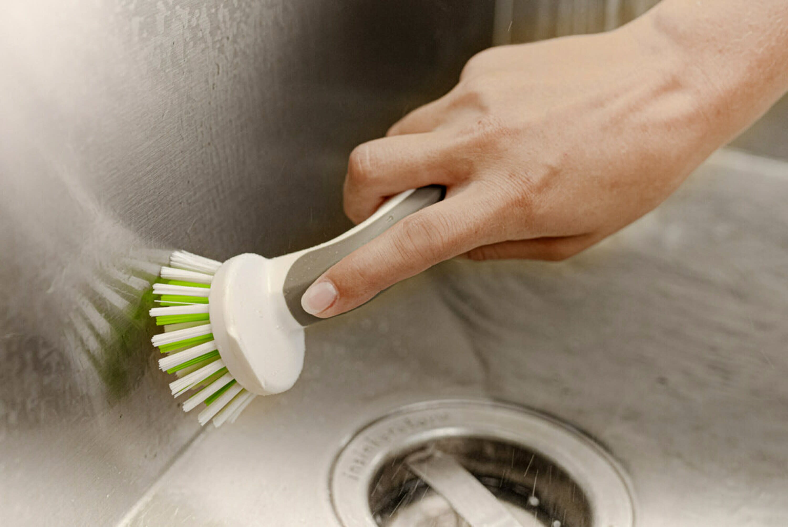 Joseph Joseph - Palm Scrub Dishwashing brush with detergent
