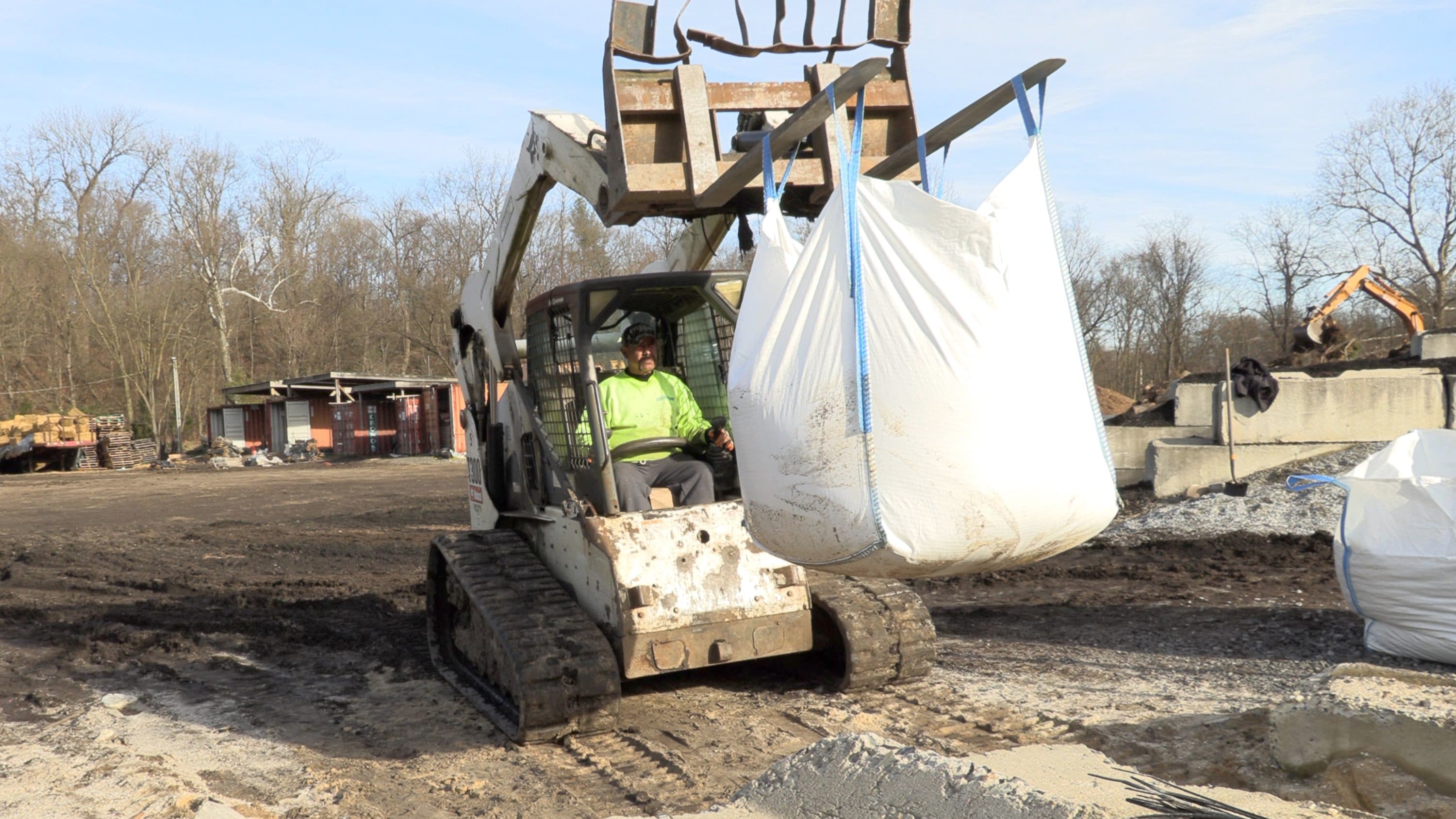 DURASACK Heavy Duty Builder's Bag 200 Gallon White Woven Polypropylene Construction and Demolition Bulk Bag Pack of 1 