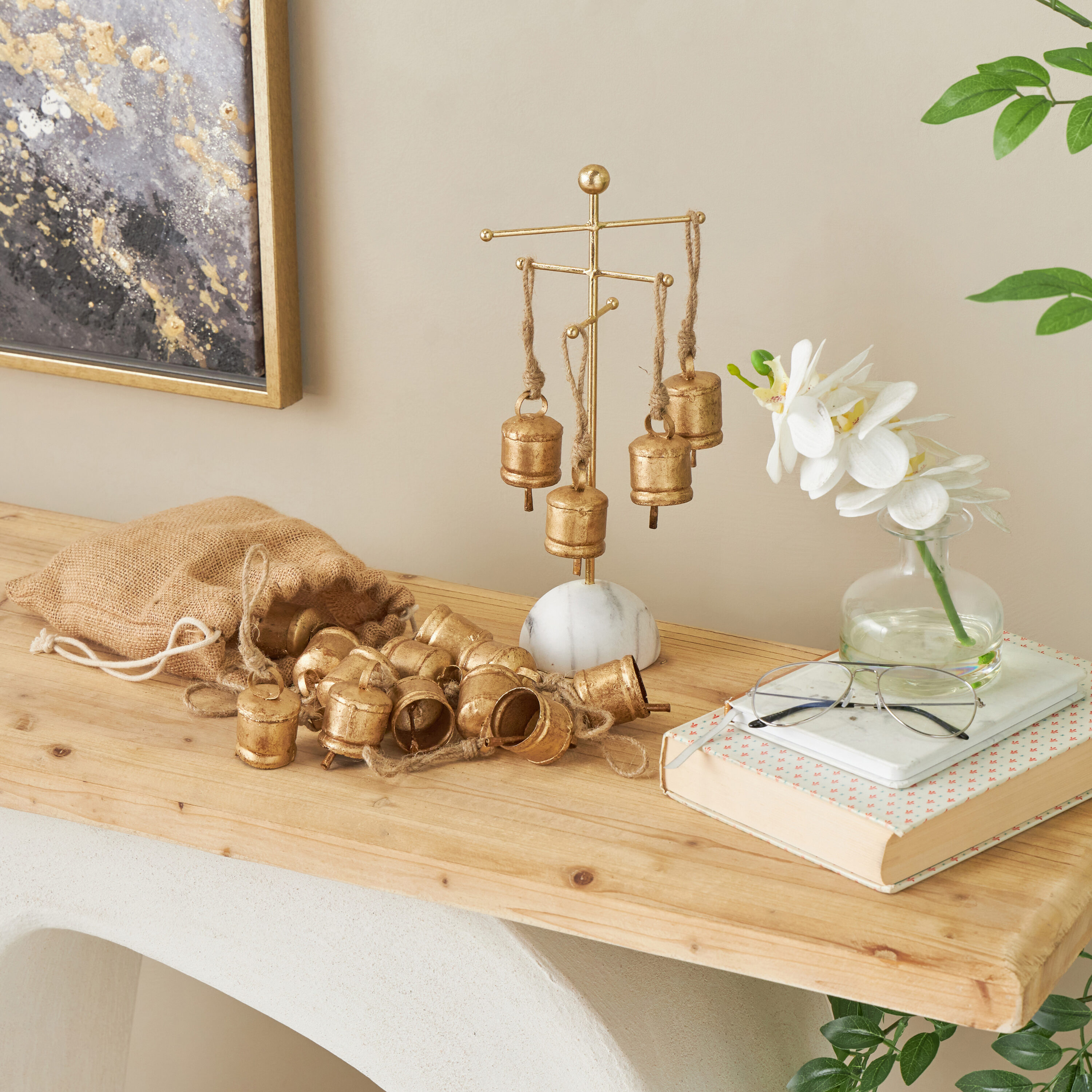 Grayson Lane 823584 18 -Pack Gold Iron Modern Decor set