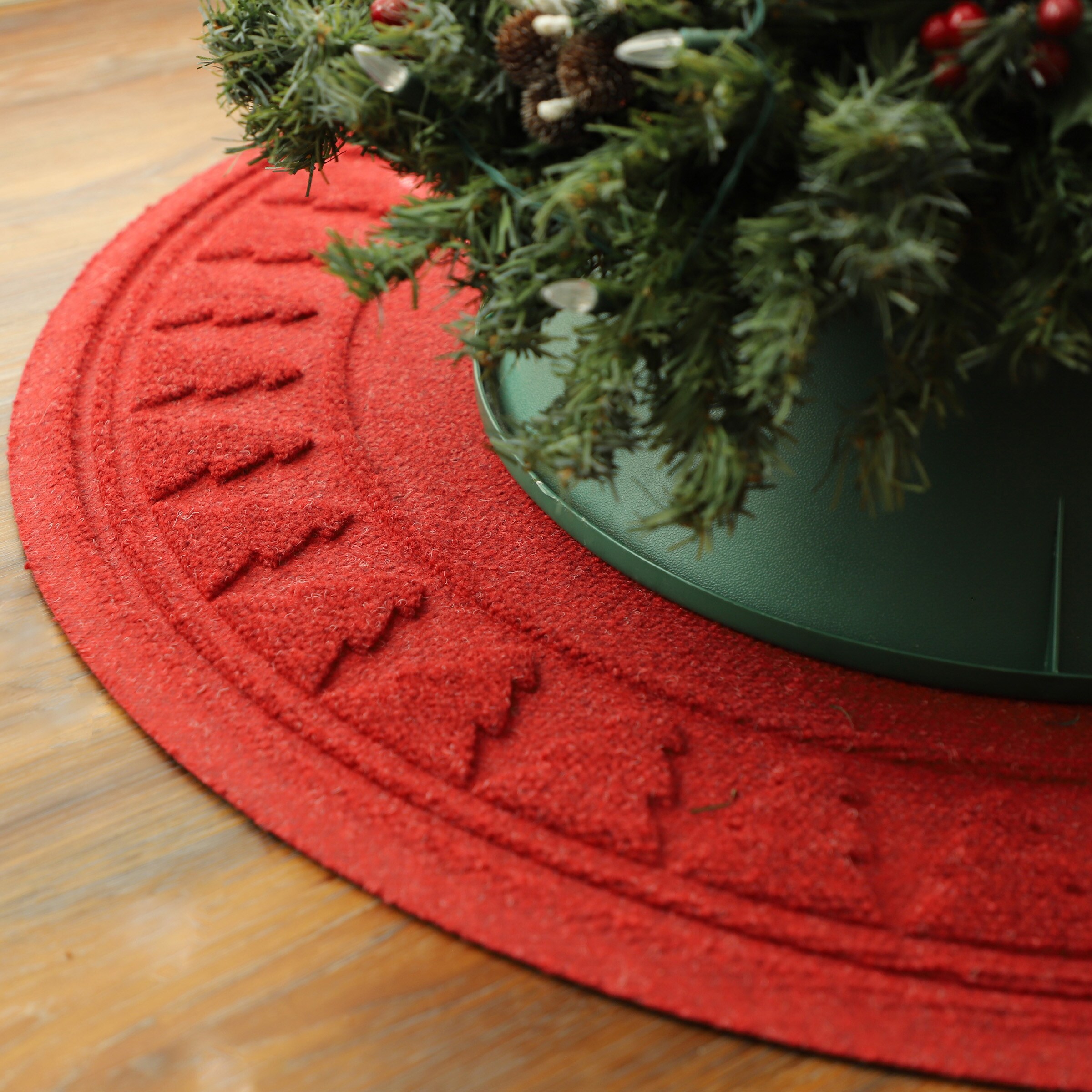 Bungalow Flooring 20293653535 WaterHog 35-Inches Red Tree skirt