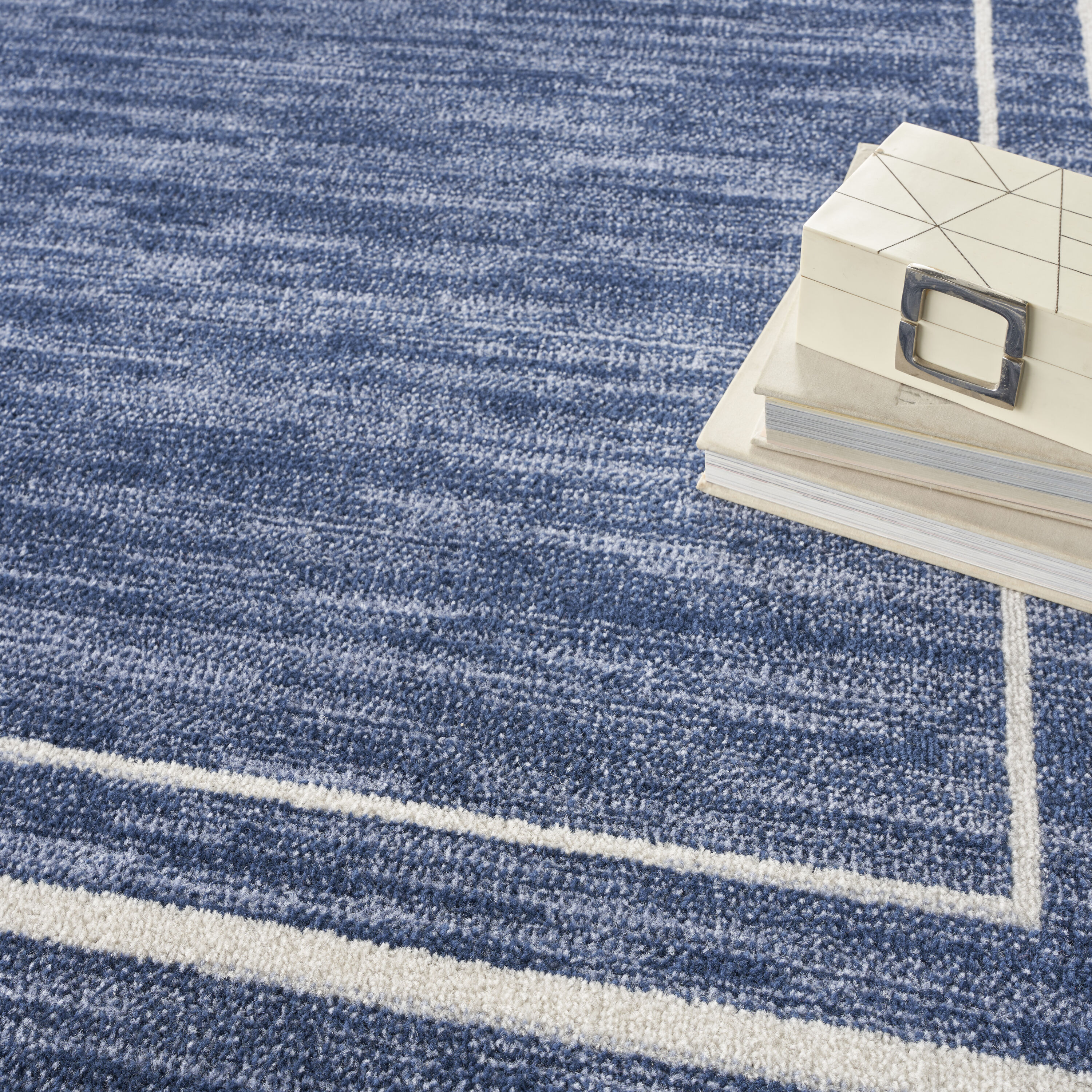Navy/Ivory Synthetic 5' Square Indoor/Outdoor Easy-Care Rug