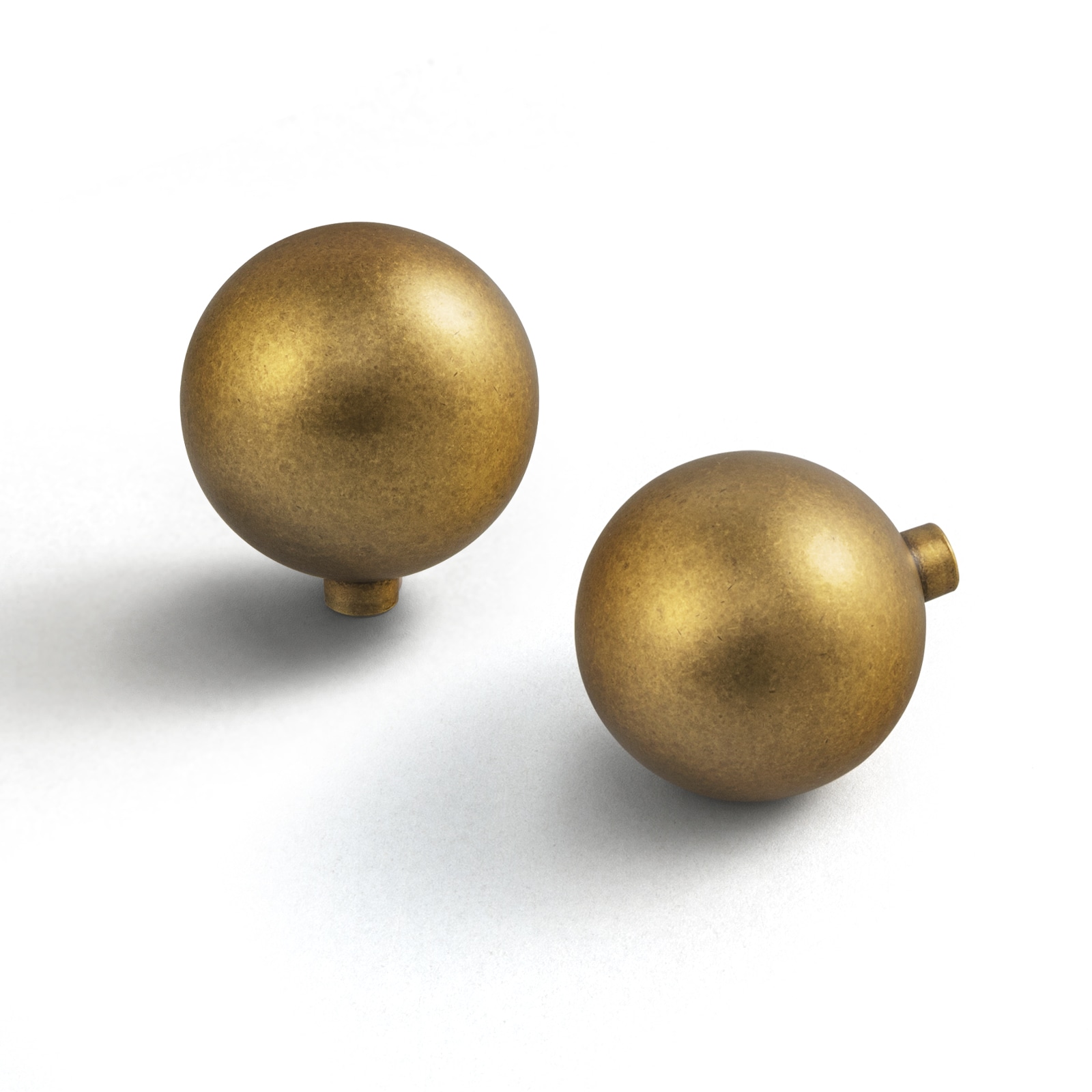Miaokesen 052GT-DK-MAX 1-1/2-in Antique Brass Round Classic Cabinet Knob 6 -Pack