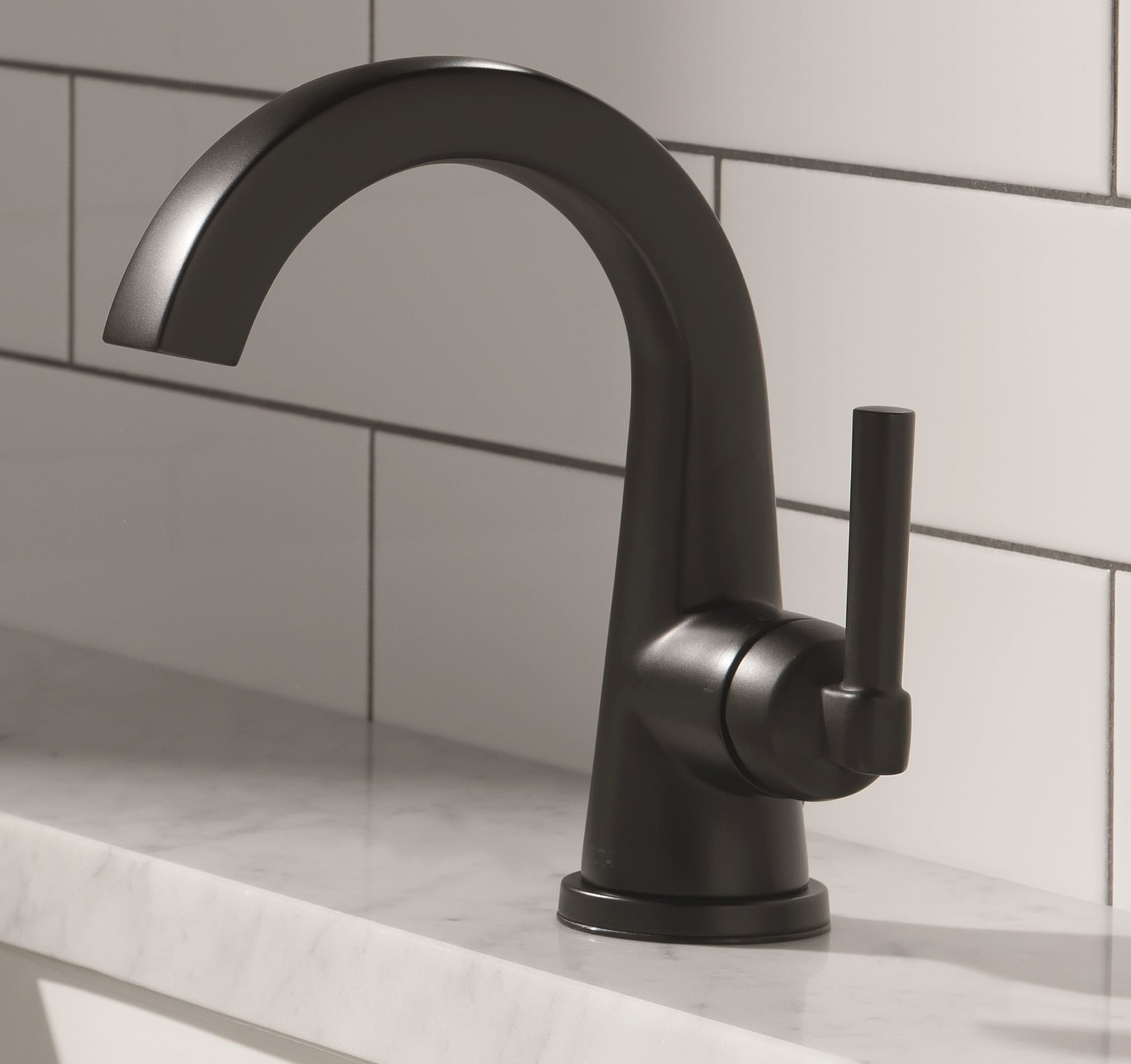 Delta Becker Centerset Matte Black Bathroom factory Faucet with Drain 25891LF-BL 3 Hole