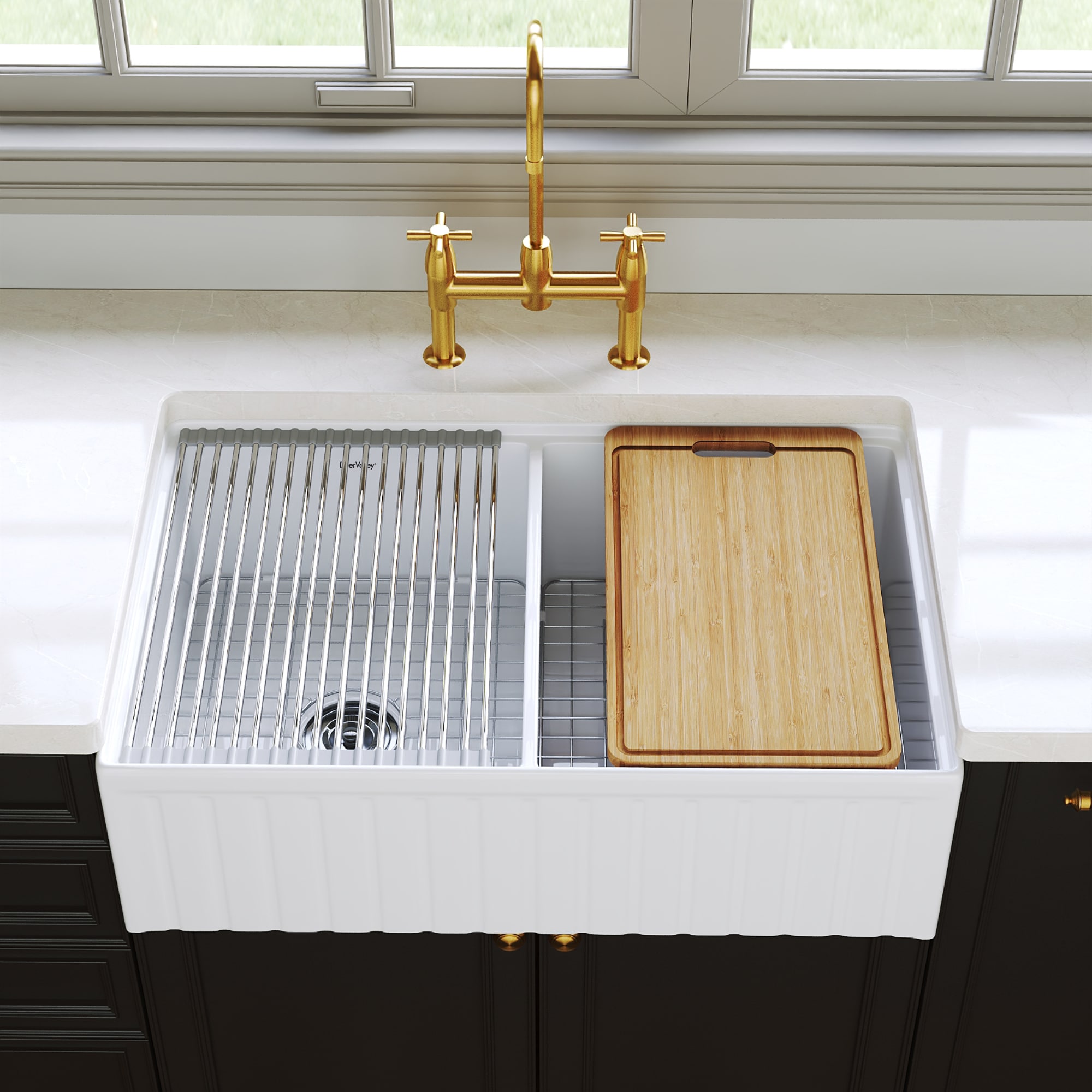 DeerValley Farmhouse apron front 32.99-in x 20.08-in Fireclay Double equal bowl Workstation Kitchen Sink