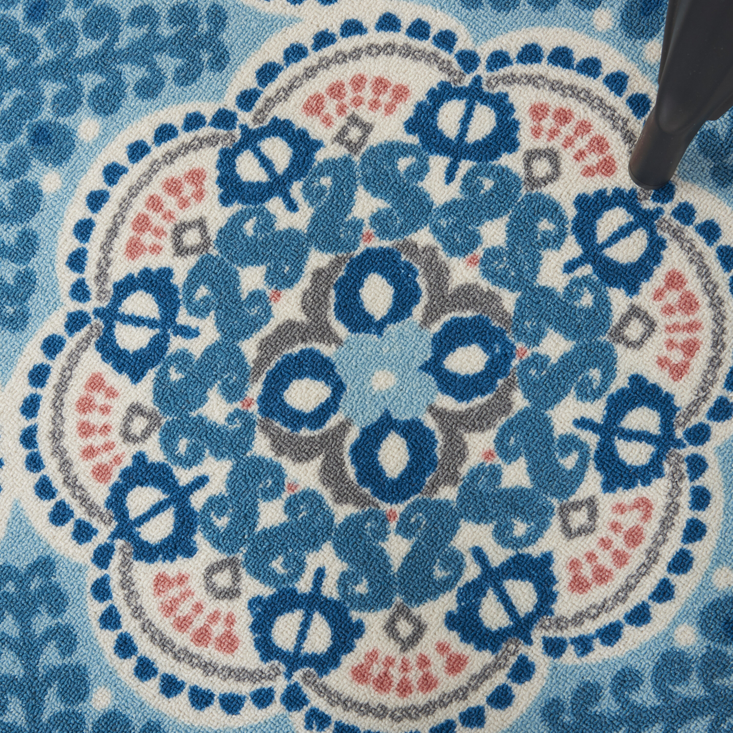 Blue Floral Synthetic Reversible 5' x 7' Area Rug