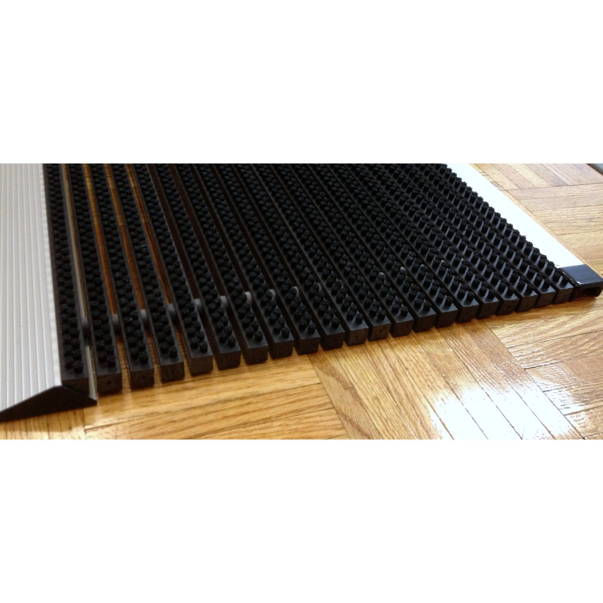 Matter Surfaces 2-ft x 3-ft Black Rectangular Indoor or Outdoor Door Mat in  the Mats department at