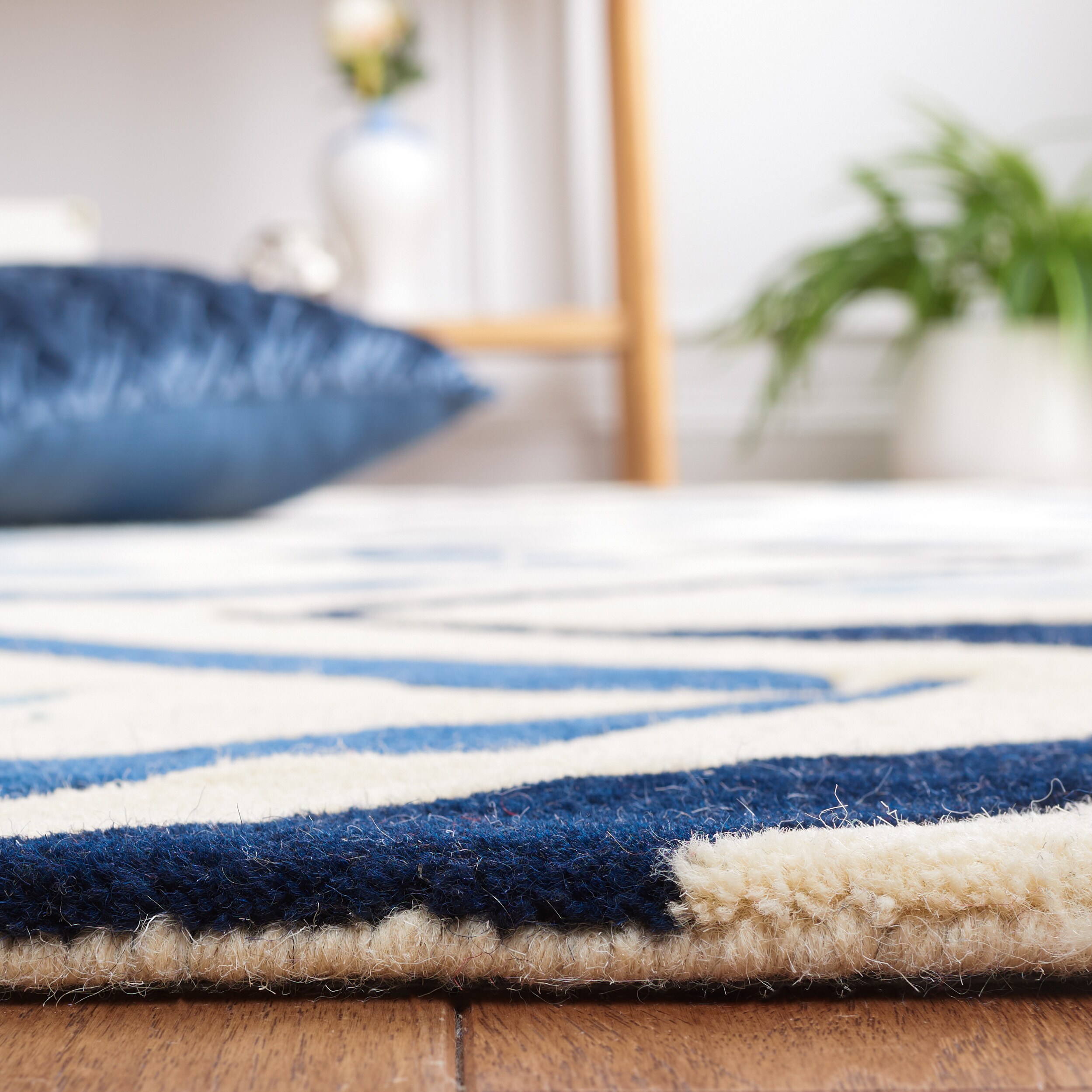 Safavieh SOH731A-6 rugs - View #4