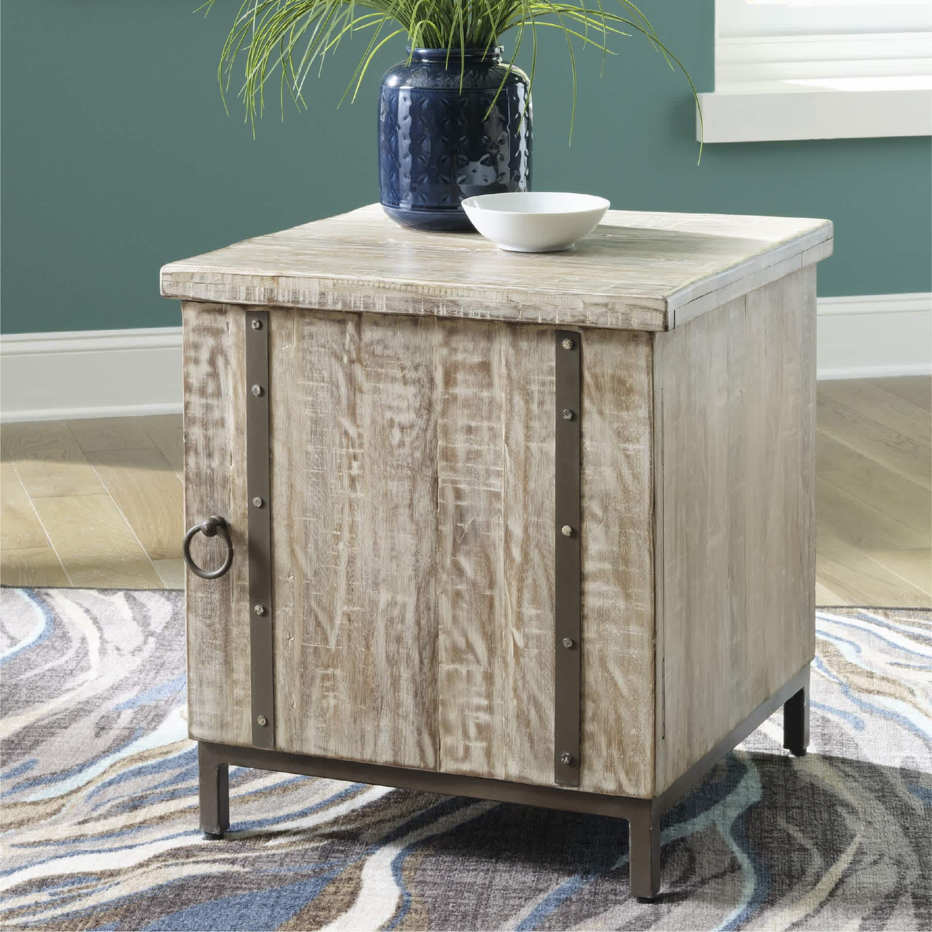 Signature Design by Ashley A4000506 chests - View #3