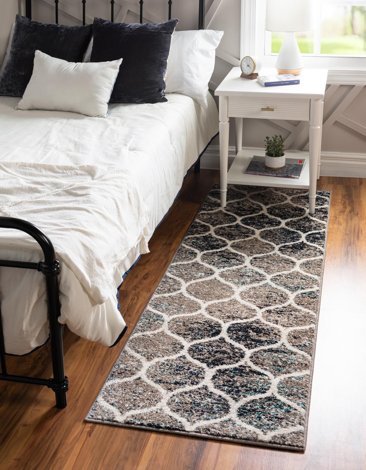 Unique Loom 3151749 Trellis Frieze 2 x 9 (ft) Loomed Polypropylene Blue Multi Rectangular Indoor Trellis Runner rug