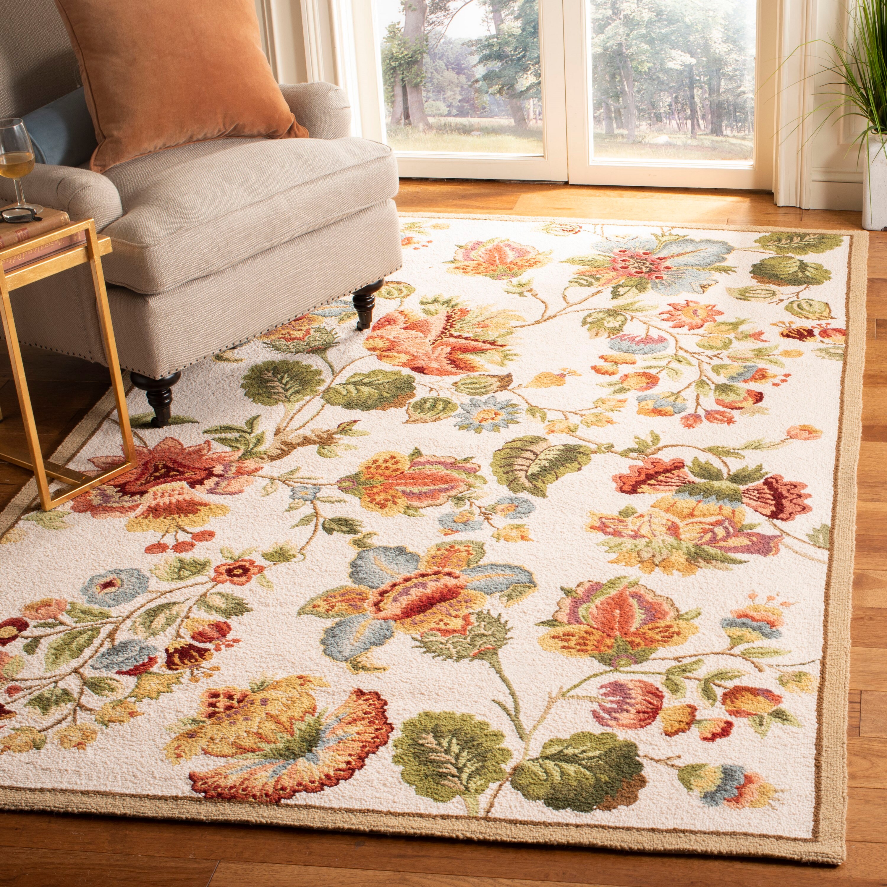 Safavieh HK331A-4 Chelsea Lore 4 x 6 (ft) Hooked Wool Ivory Rectangular Indoor Floral/Botanical Area rug