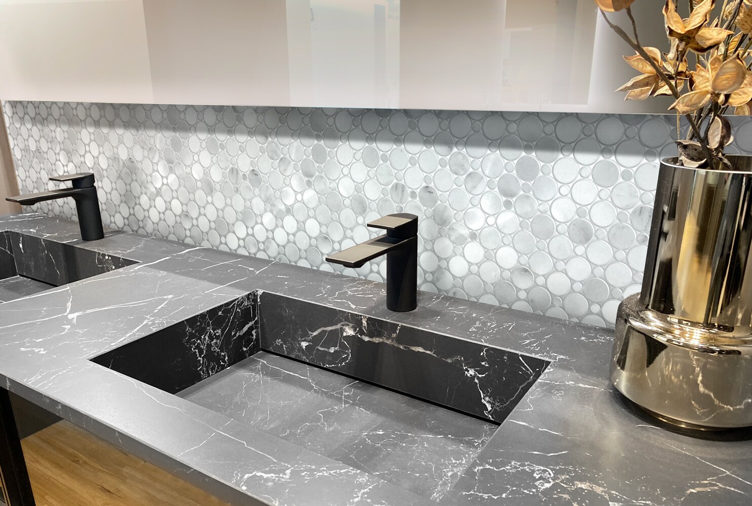Apollo Tile Athens White 12-in x 12-in Polished Natural Stone Marble Penny Round Marble Look Floor and Wall Tile (4.83-sq. ft/ Carton)