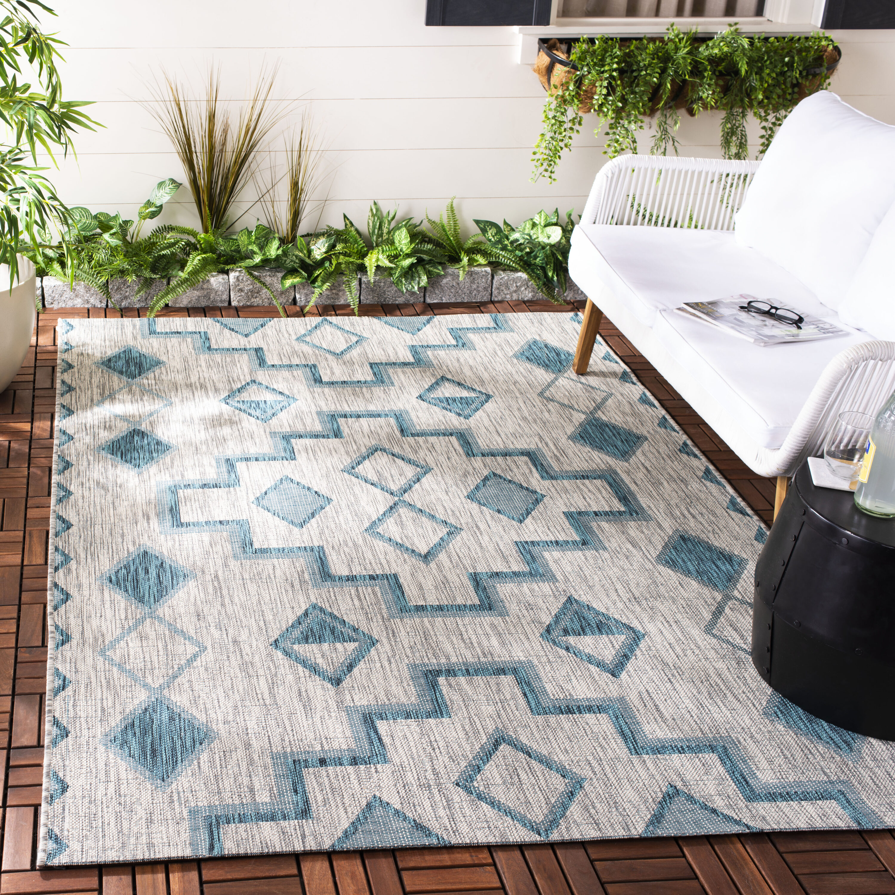 Safavieh CY8533-37212-5 Courtyard Tahoe 5 x 8 (ft) Loomed Polypropylene Gray/Teal Rectangular Indoor/Outdoor Geometric Coastal Area rug
