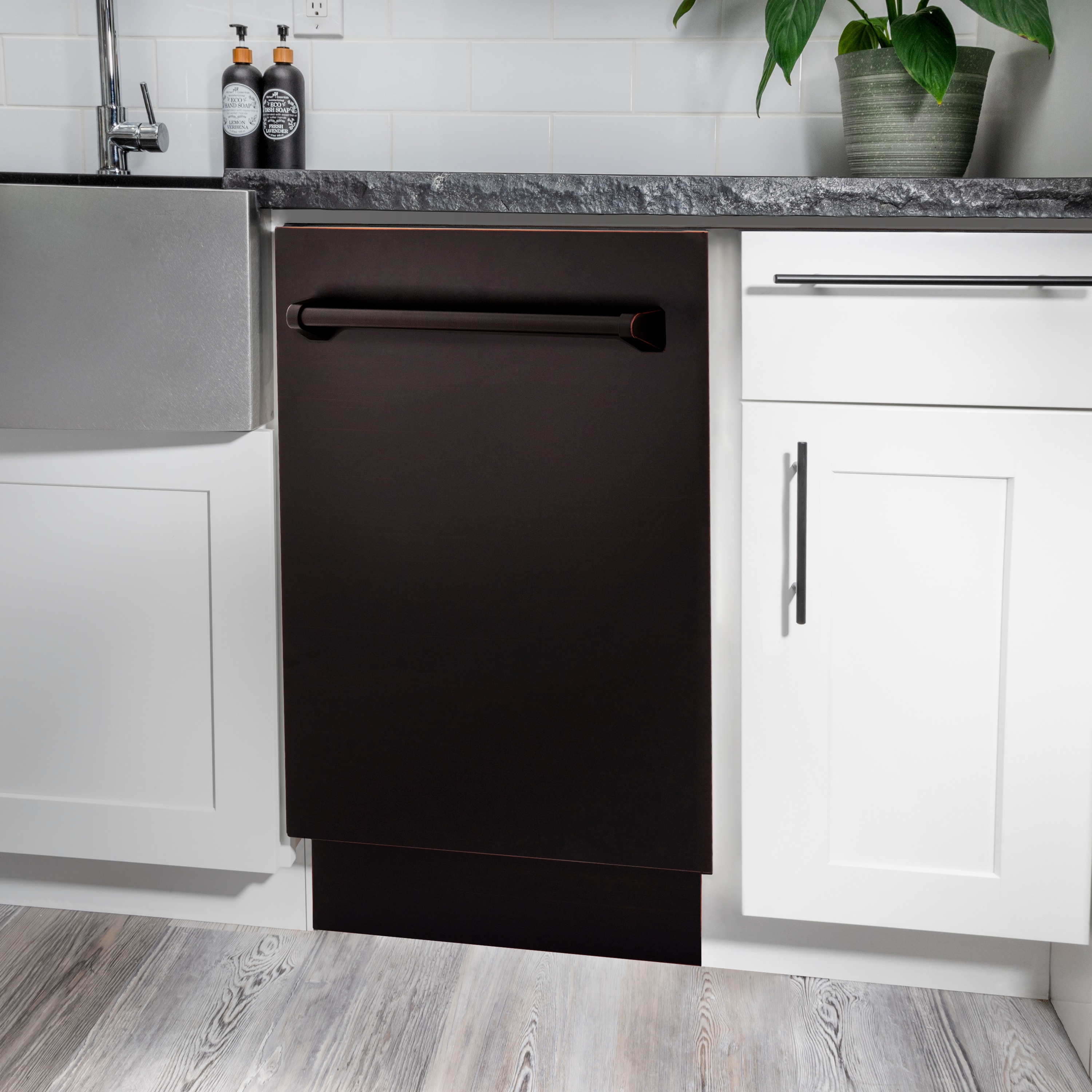 ZLINE KITCHEN & BATH DWV-ORB-18 Builtin-Dish - View #16