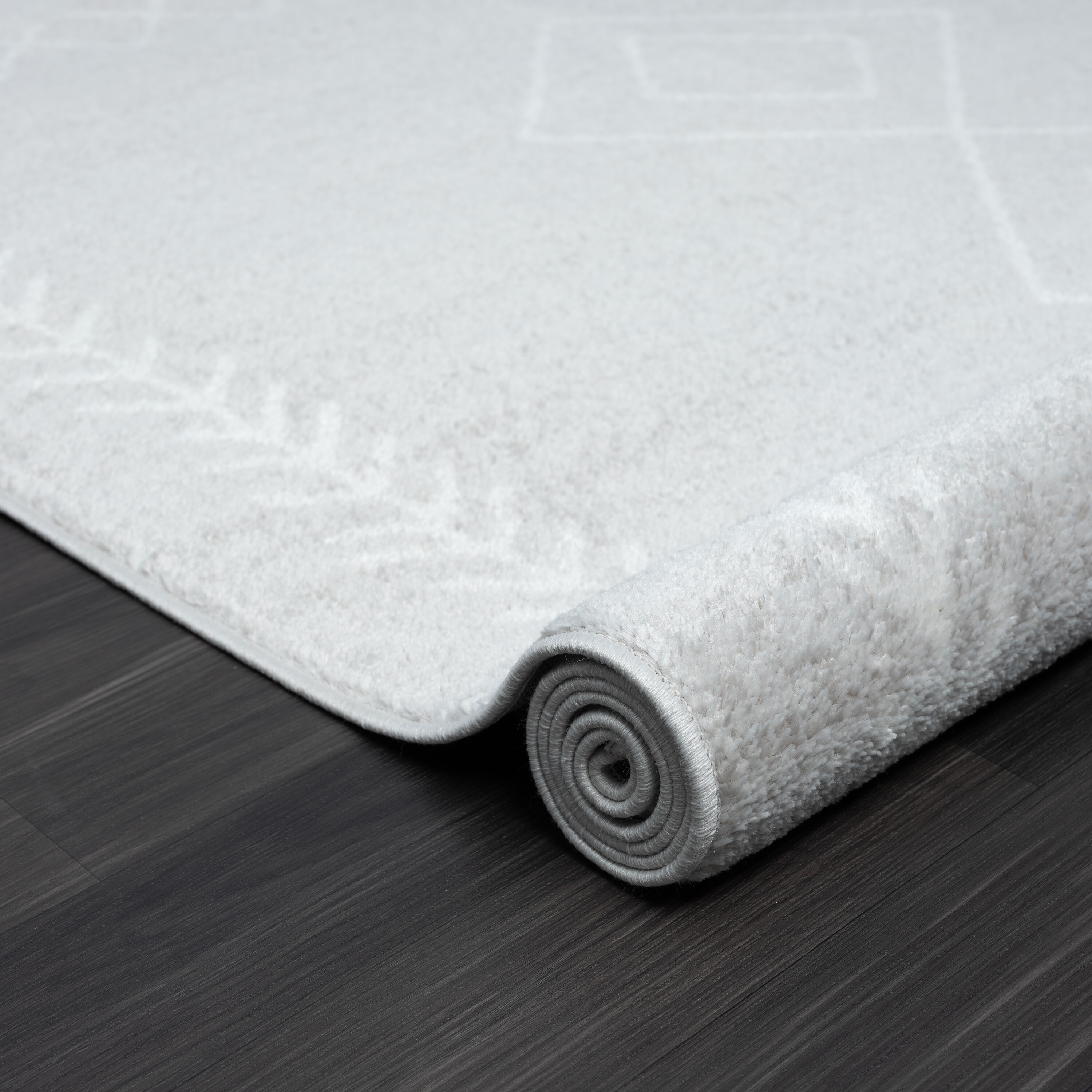 Calixta Reversible Gray Shag Area Rug 5' x 7'