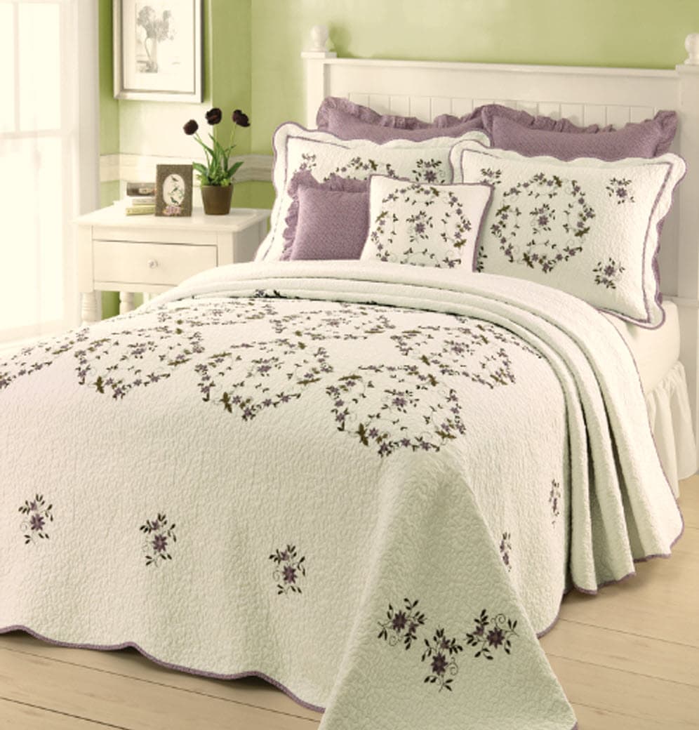 Modern Heirloom Gwen Embroidered Cream King (Cotton Fill) in the Bedding  Sets department at