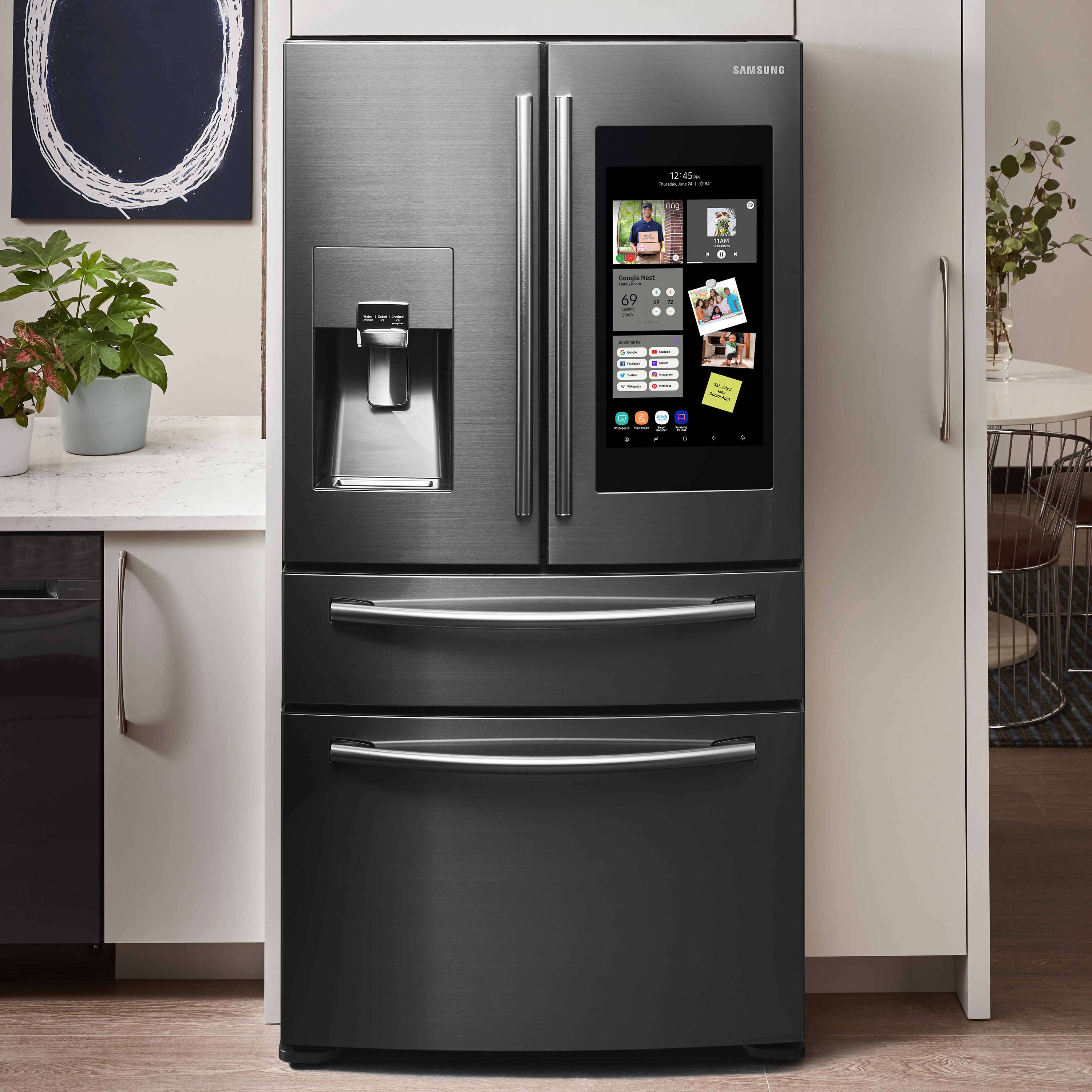 Samsung Family Hub 27.7-cu ft 4-Door French Door Refrigerator with Ice ...