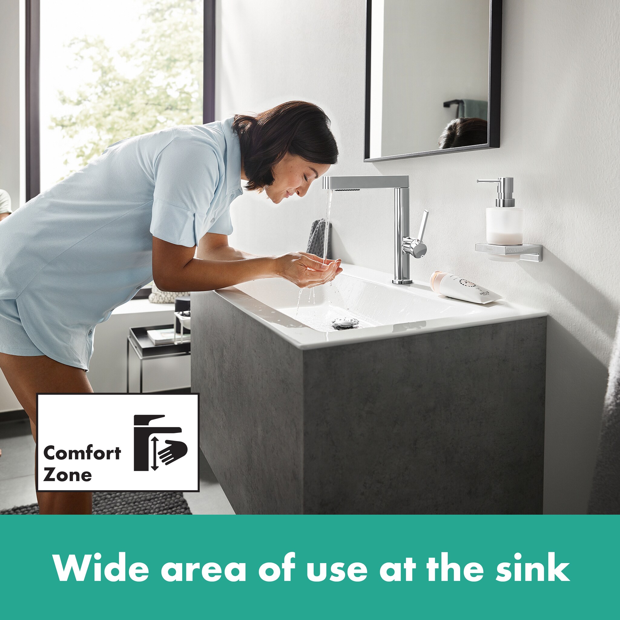 Chrome Modern Single-Hole Pull-Out Spray Bathroom Faucet