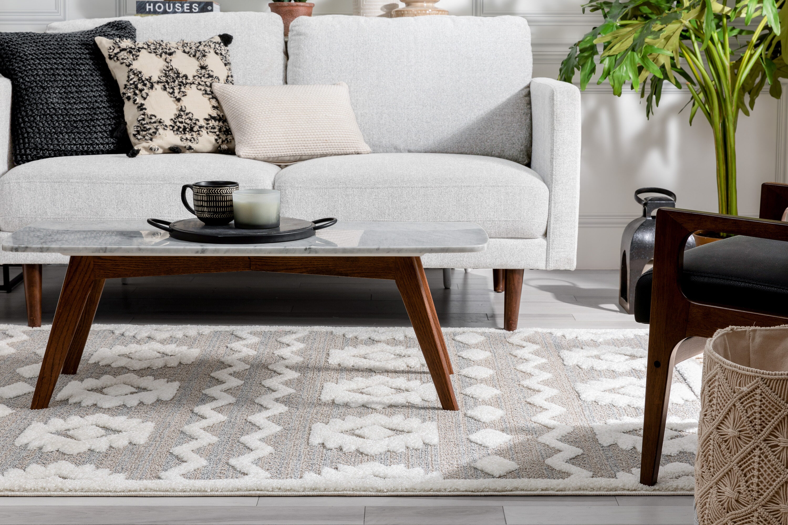 Gray and Beige 5' x 7' Moroccan Pattern Area Rug