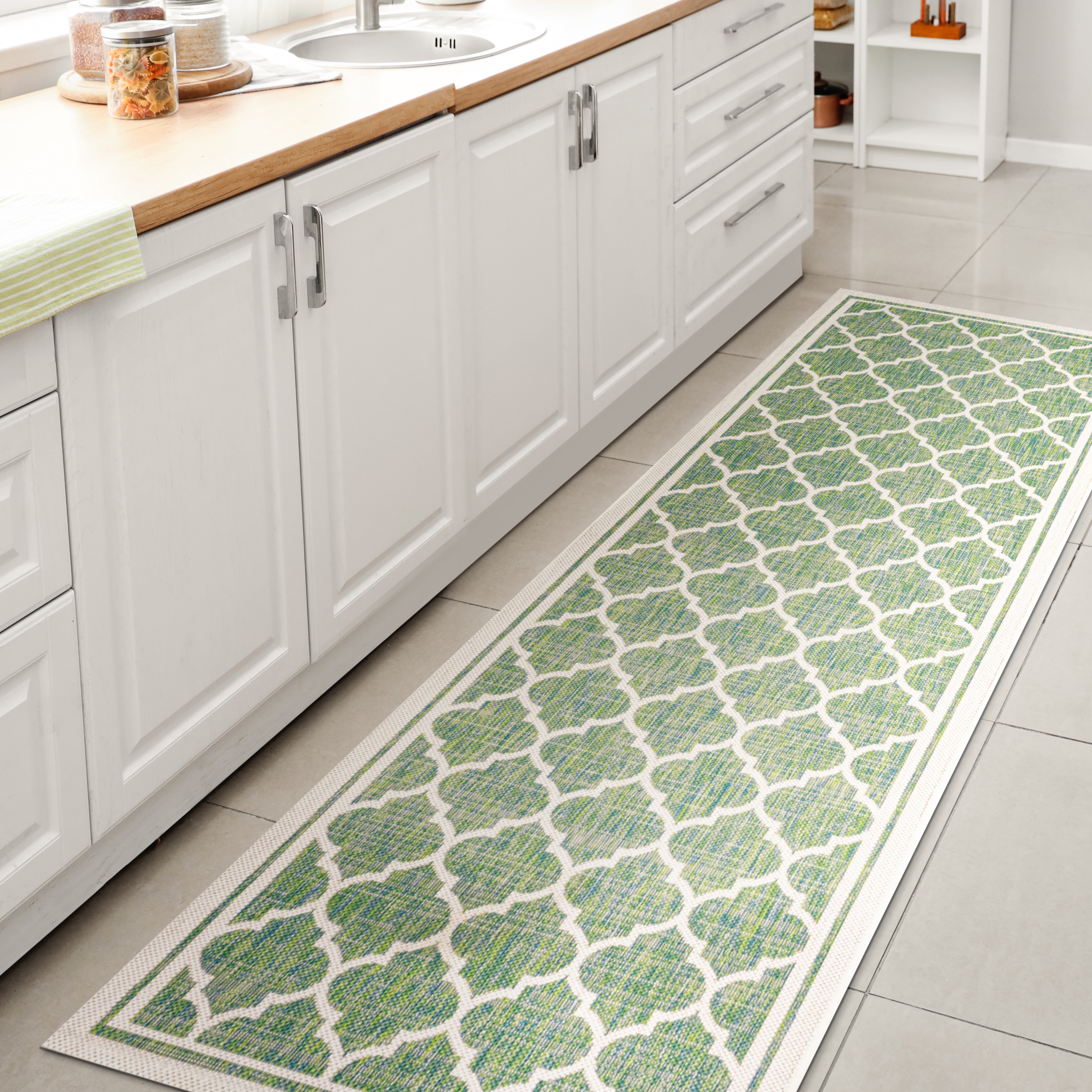 JONATHAN  Y SMB109I-28 Santa Monica Trebol Filigree Textured Weave 2 x 8 (ft) Loomed Polypropylene Cream/Green Rectangular Indoor/Outdoor Distressed/Overdyed Coastal Runner rug