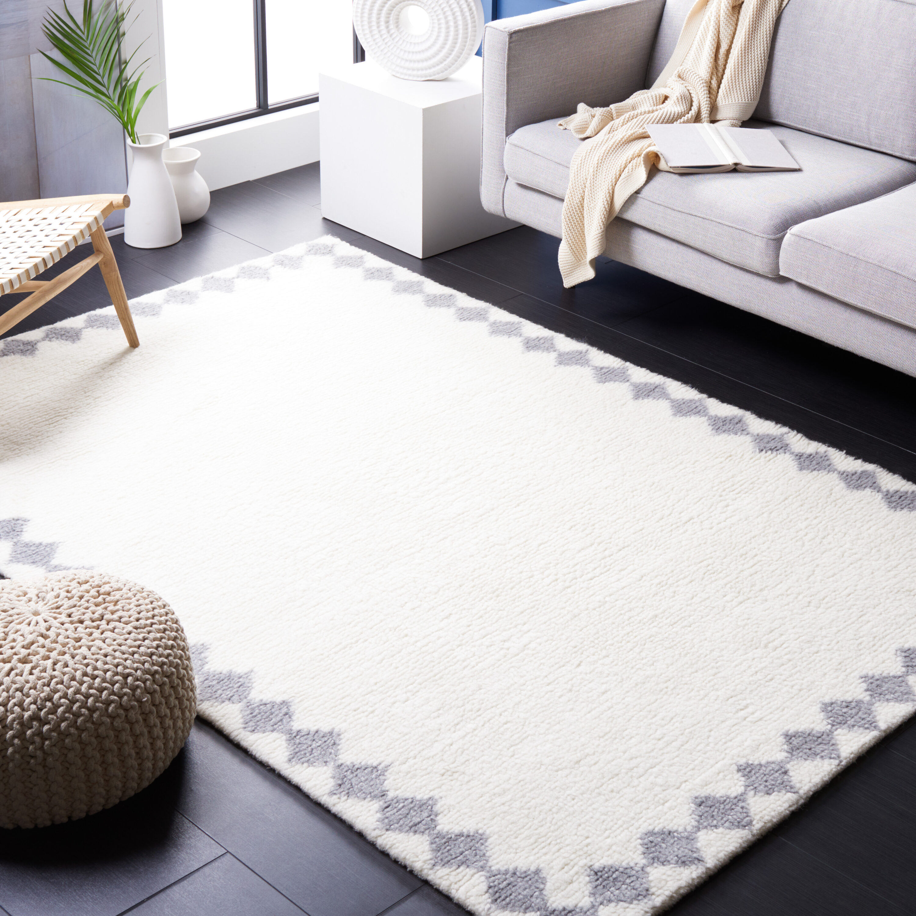  Vermont 550 Ivory/Gray Contemporary 4ft x 6ft Small Rectangle Rug