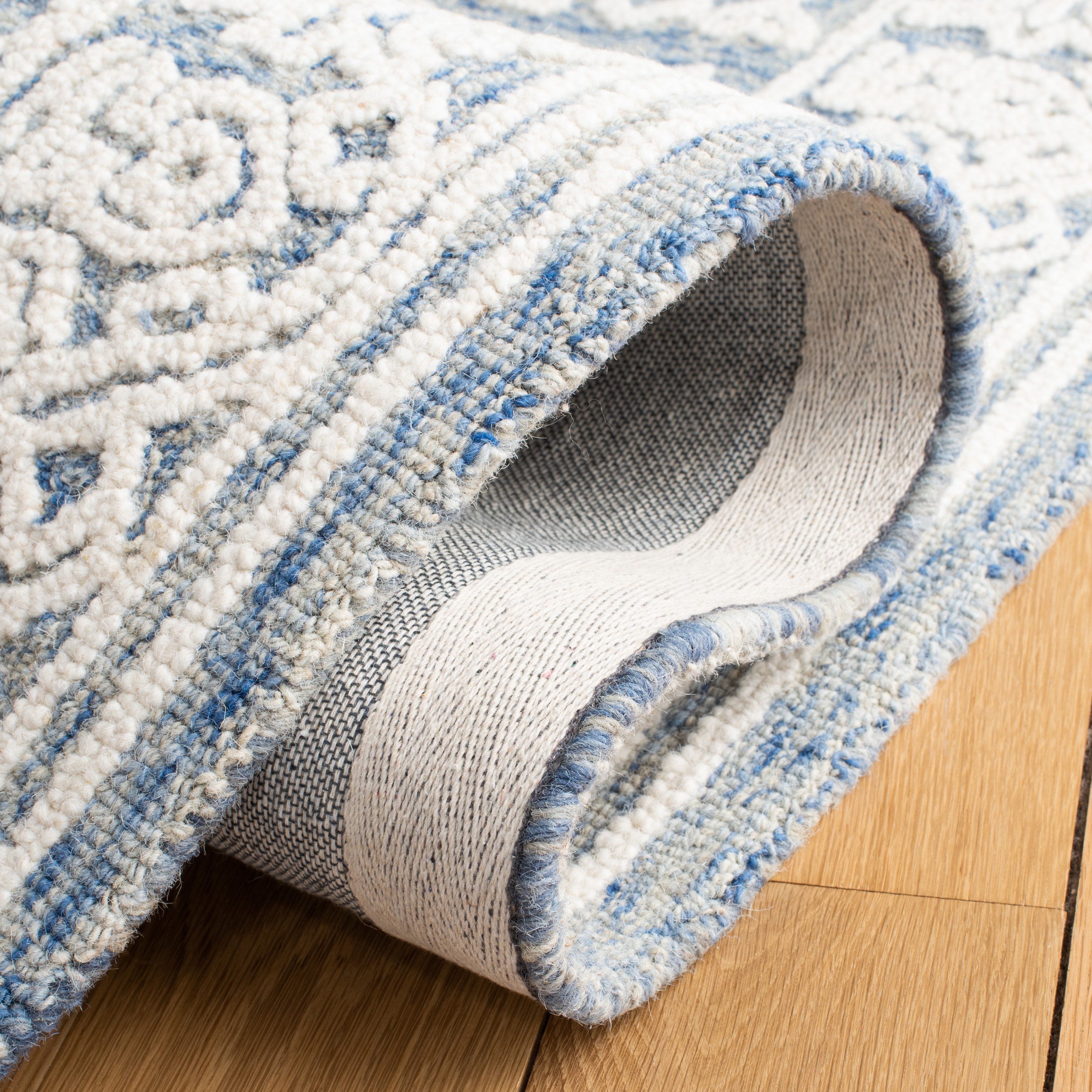 Elegant Country Floral Hand-Tufted Wool Rug - Blue Ivory, 27x7 in
