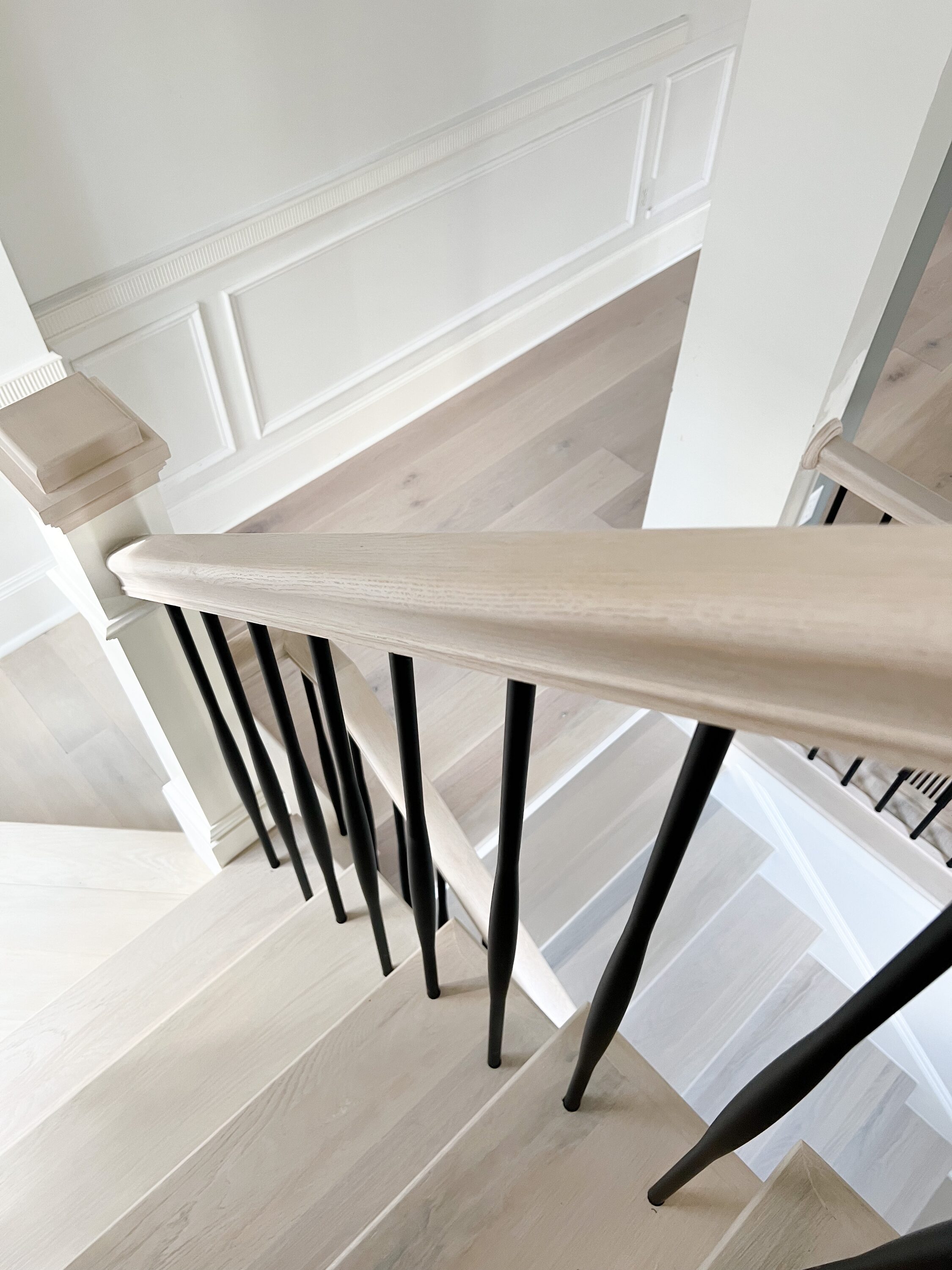 L.J. Smith Stair Systems LIH-HOL65544-LSB Interior-Stairpart-Balusters - View #13