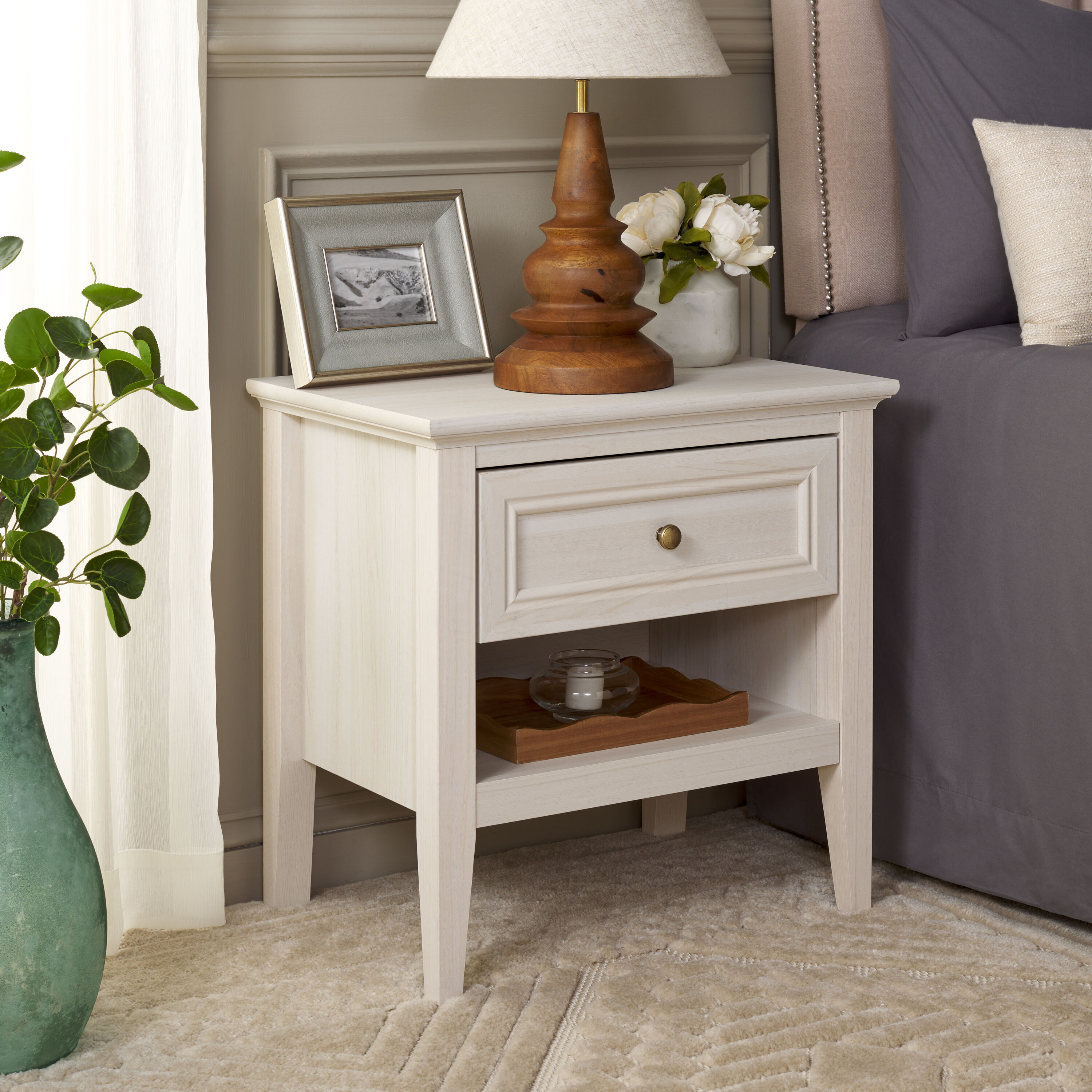 Safavieh NST9609C Bleached White/Gold 21.65-in W x 21.65-in H Country Nightstand