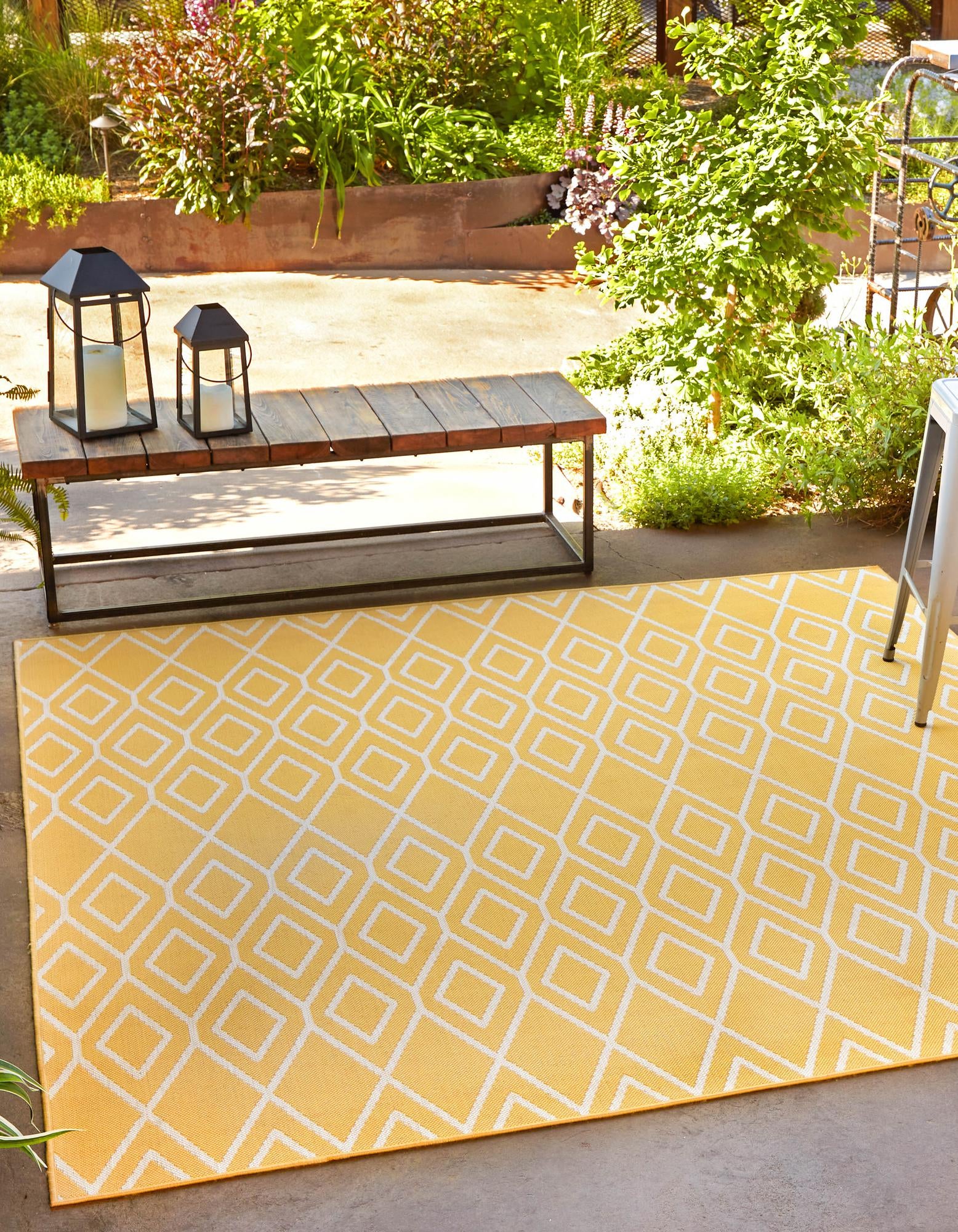 Unique Loom 3152294 Jill Zarin Outdoor 8 x 8 (ft) Loomed Polypropylene Yellow Ivory Square Indoor/Outdoor Trellis Area rug