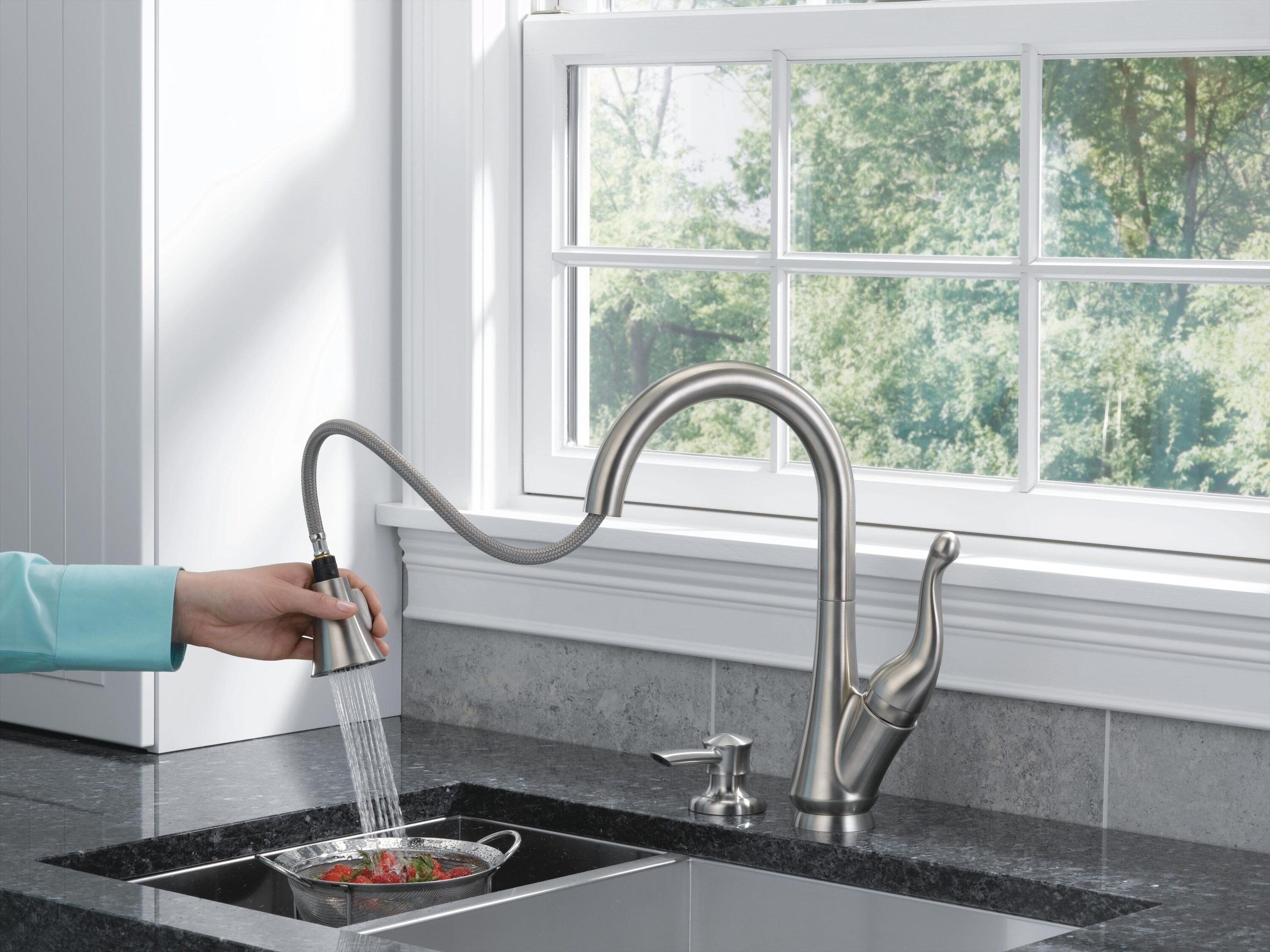 Delta Talbott Stainless Single Handle Pull-down Kitchen Faucet with ...