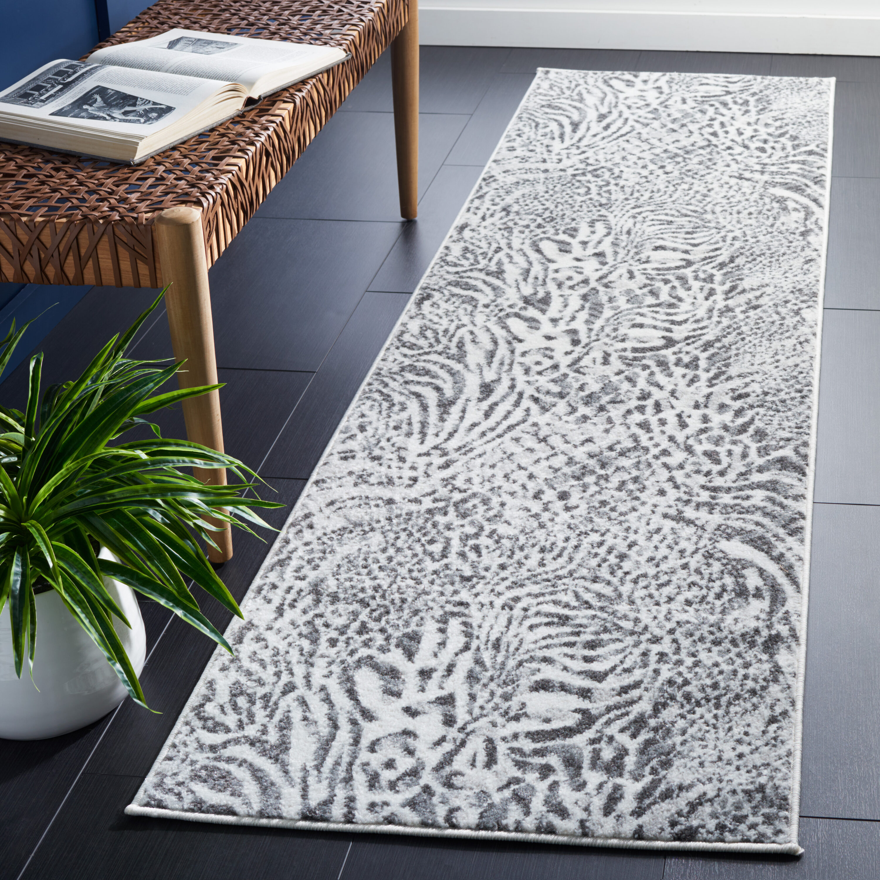 Amsterdam 187F Ivory/Grey 2ft-3in x 8ft Runner Rug