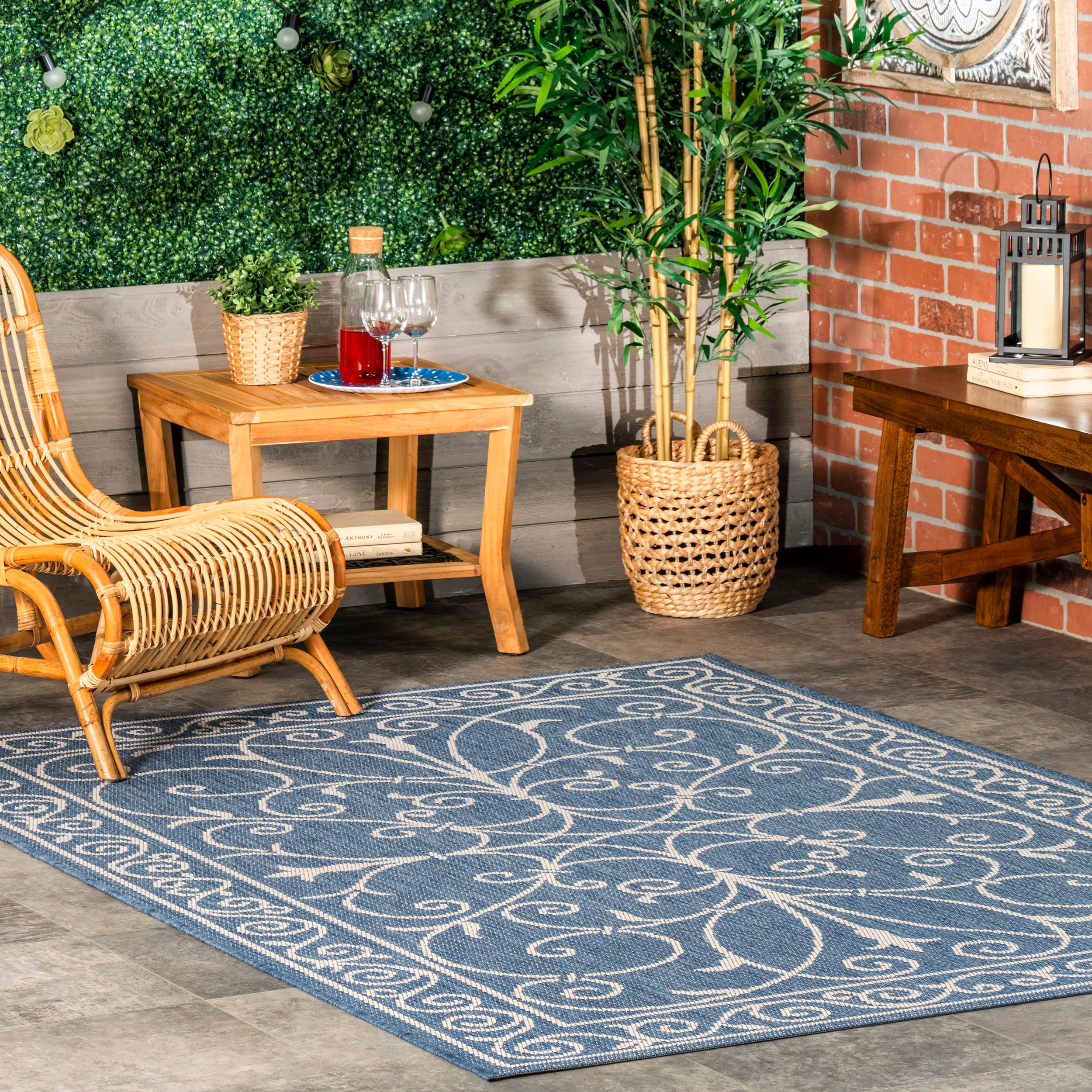 Kathleen Blue and White Synthetic 6' x 9' Rectangular Area Rug