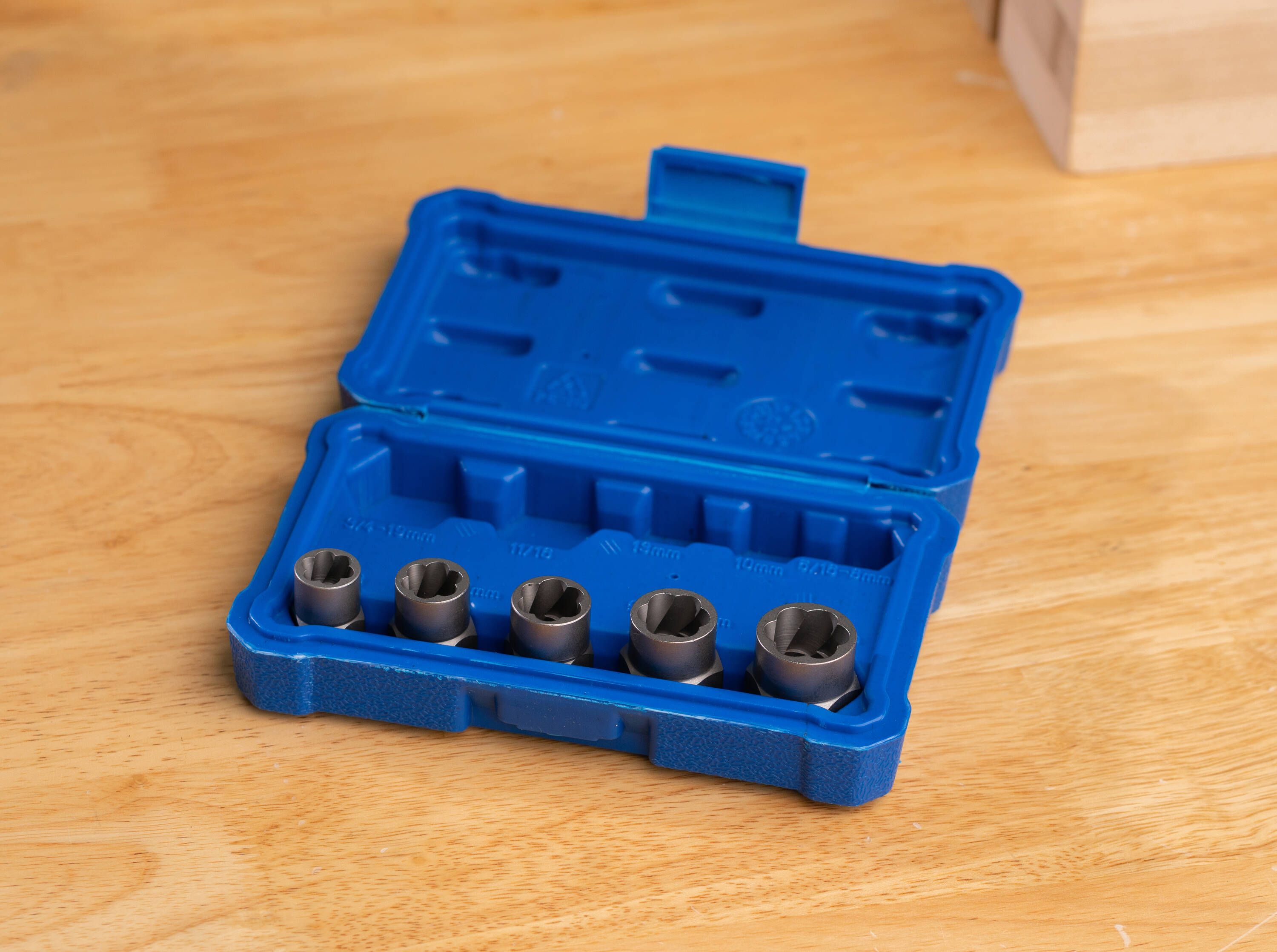 Kobalt 5-Pack Metric and Standard (Sae) 3/8-in drive Impact Bolt Extractor Set