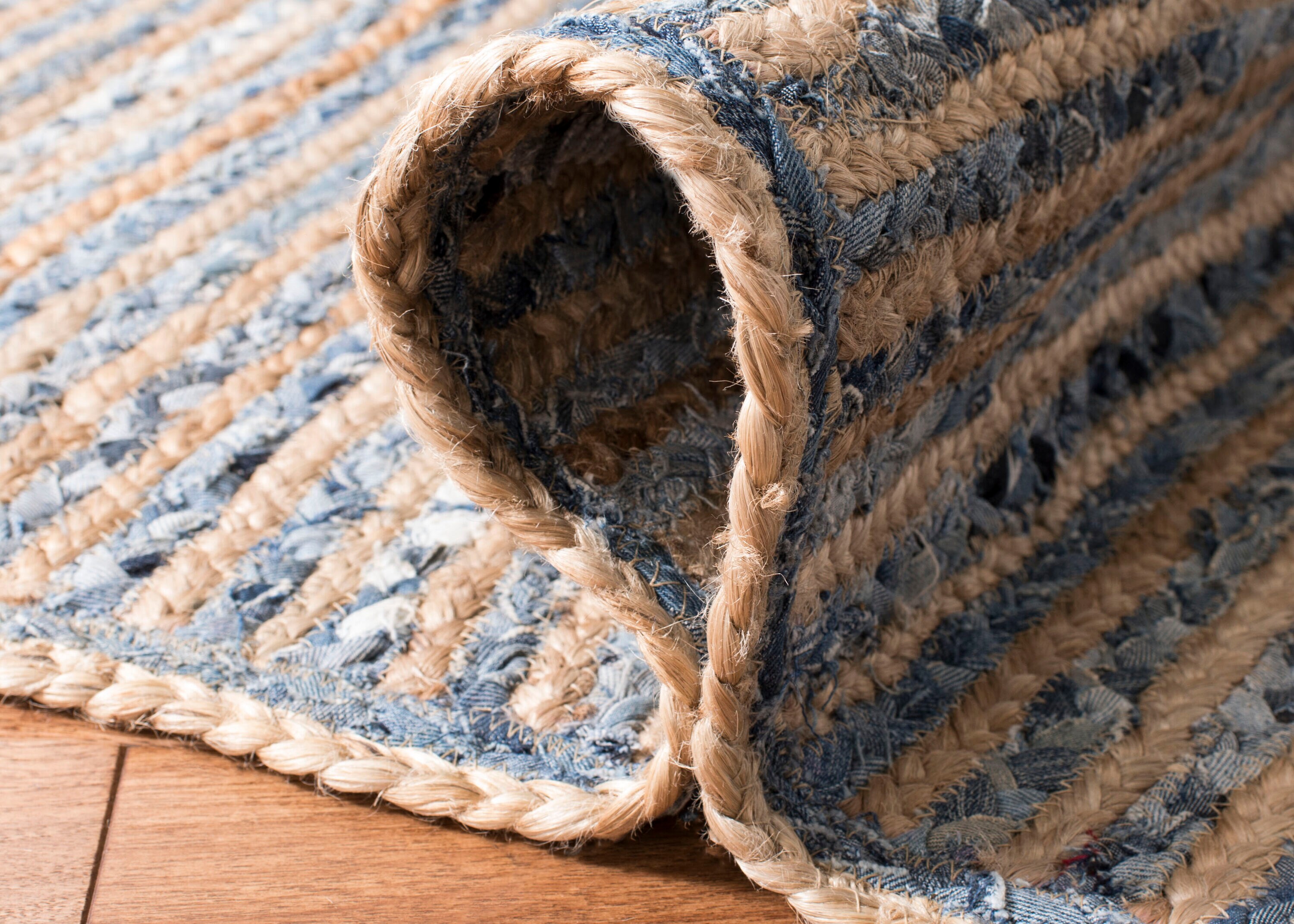 Safavieh CAP250A-5OV rugs - View #4