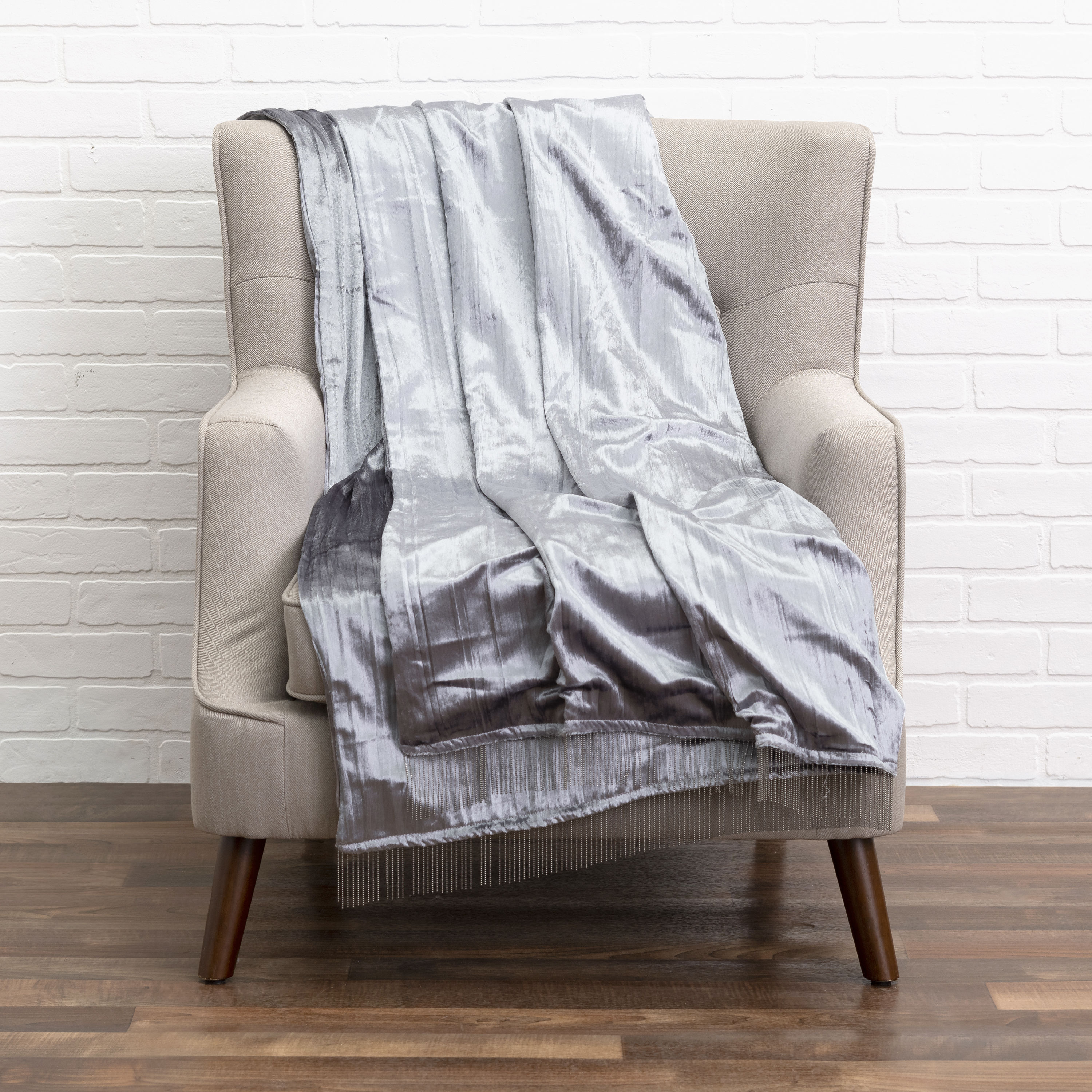 Inspire Me! Home Decor FMTHR-NOYA-GY Noya Grey 50-in x 60-in Silk 6-lb