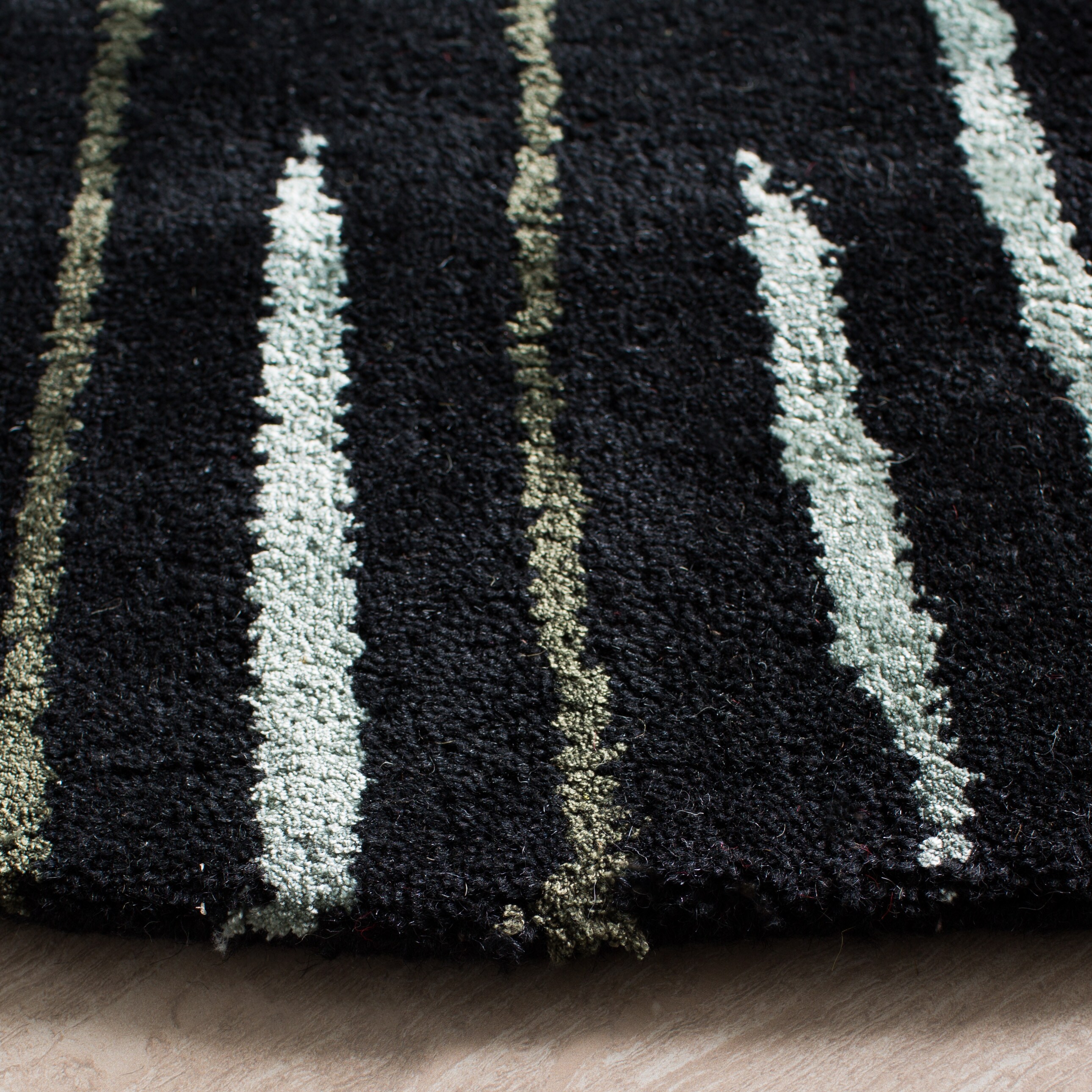 Safavieh SOH845A-6R rugs - View #3