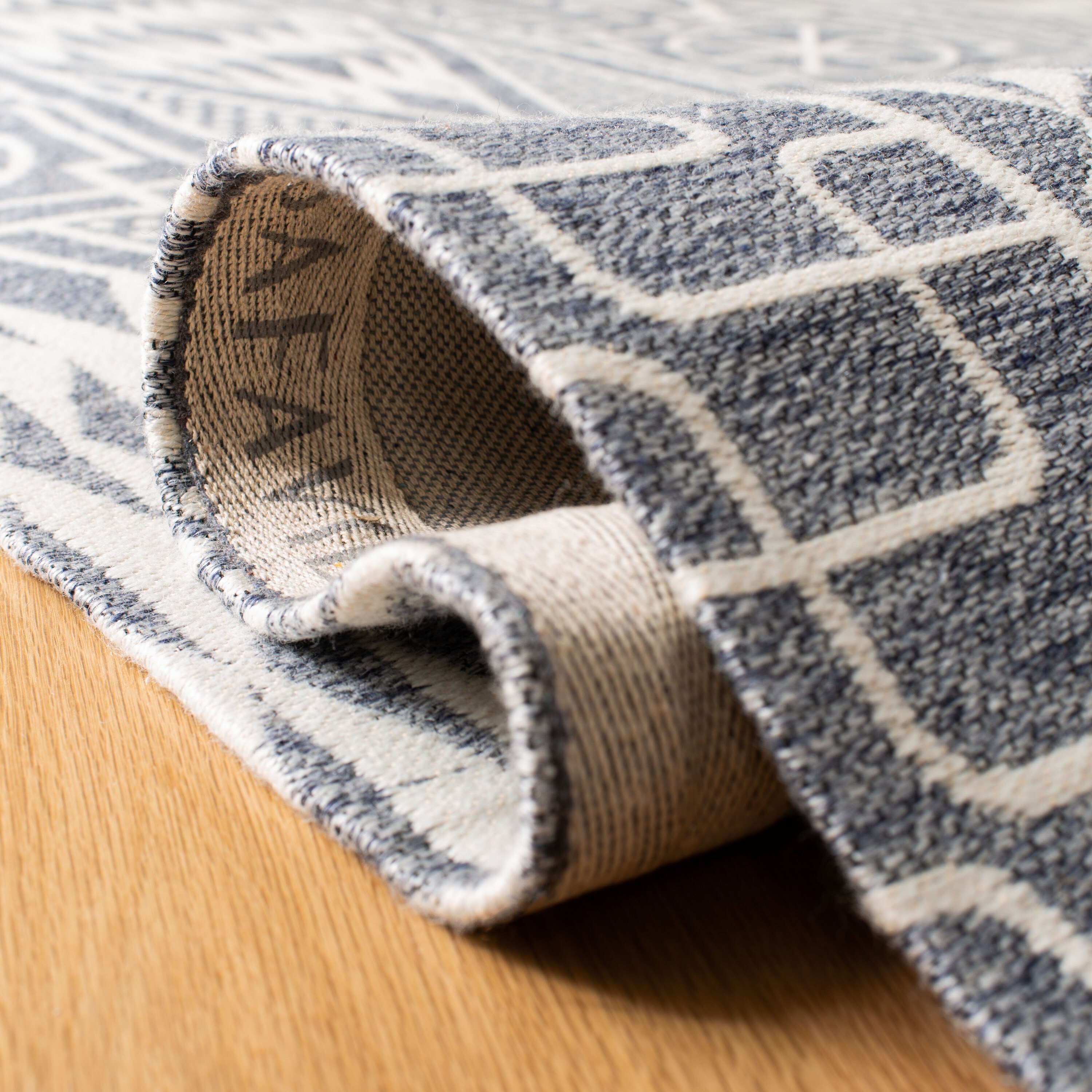 Safavieh MRB609M-3 rugs - View #5