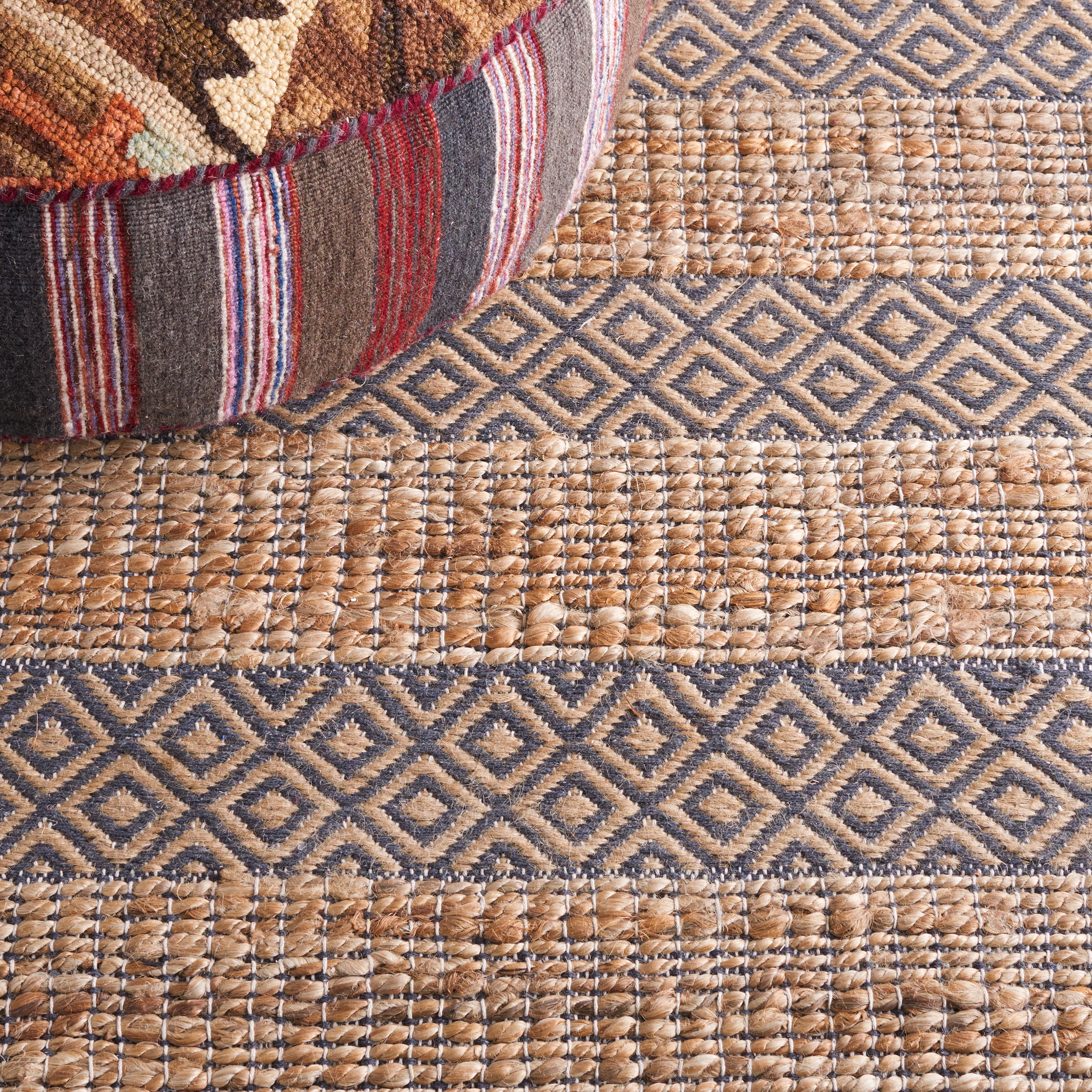 Safavieh NFB653H-4 rugs - View #5