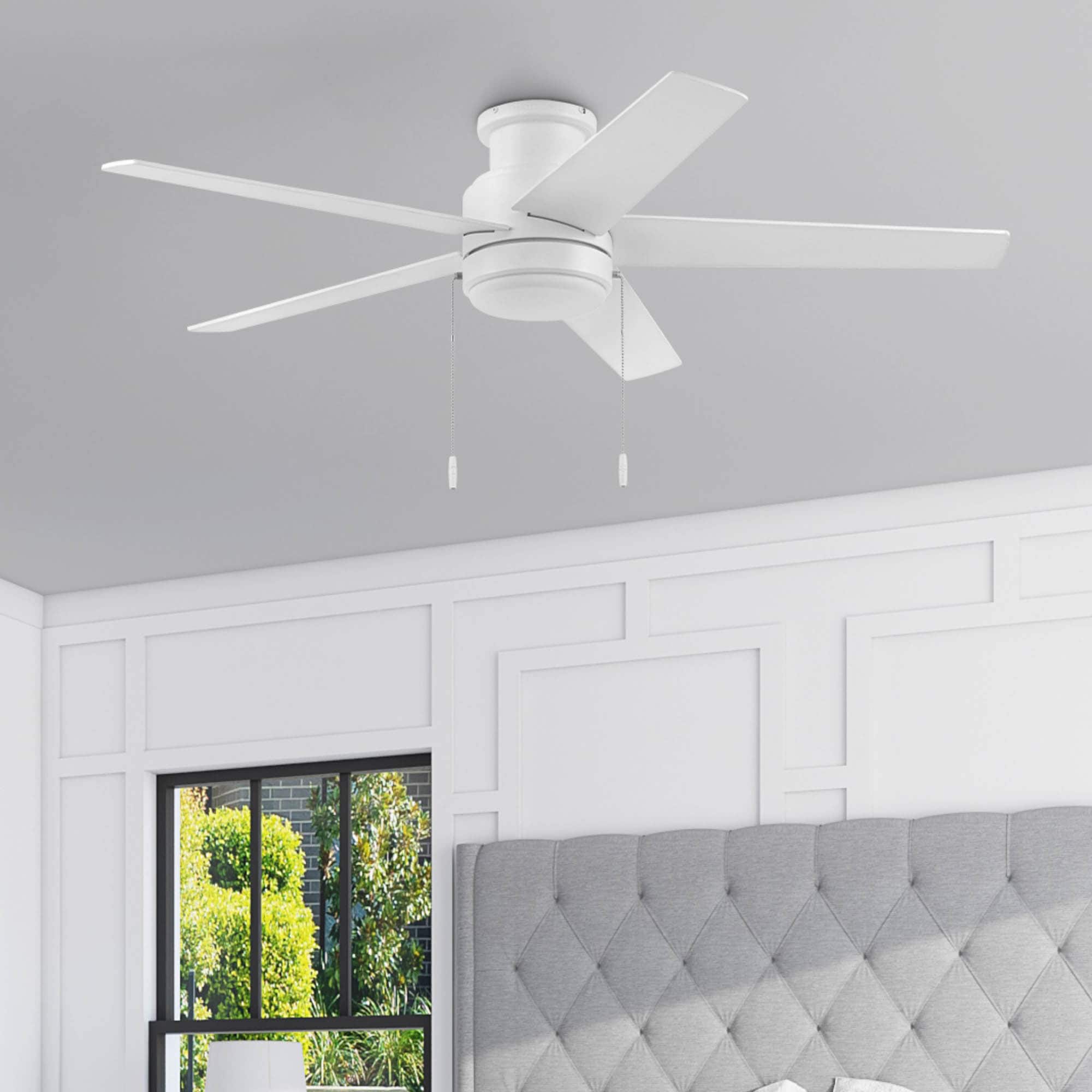 Harbor Breeze 43521 Fairbanks 52-in Color-Changing Integrated LED Outdoor Flush Mount White with White/Natural Blades Ceiling Fan With Light ( 5 -Blade )