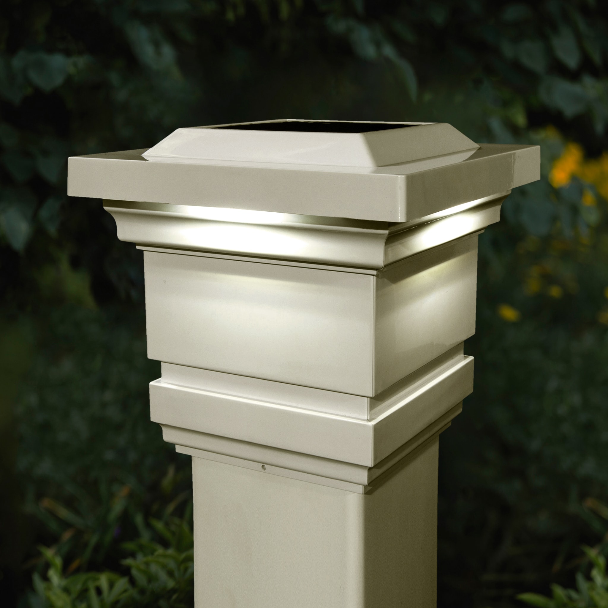 Classy Caps Imperial 6x Brighter (7.2-Lumen) 1-Watt White Solar LED Post Light