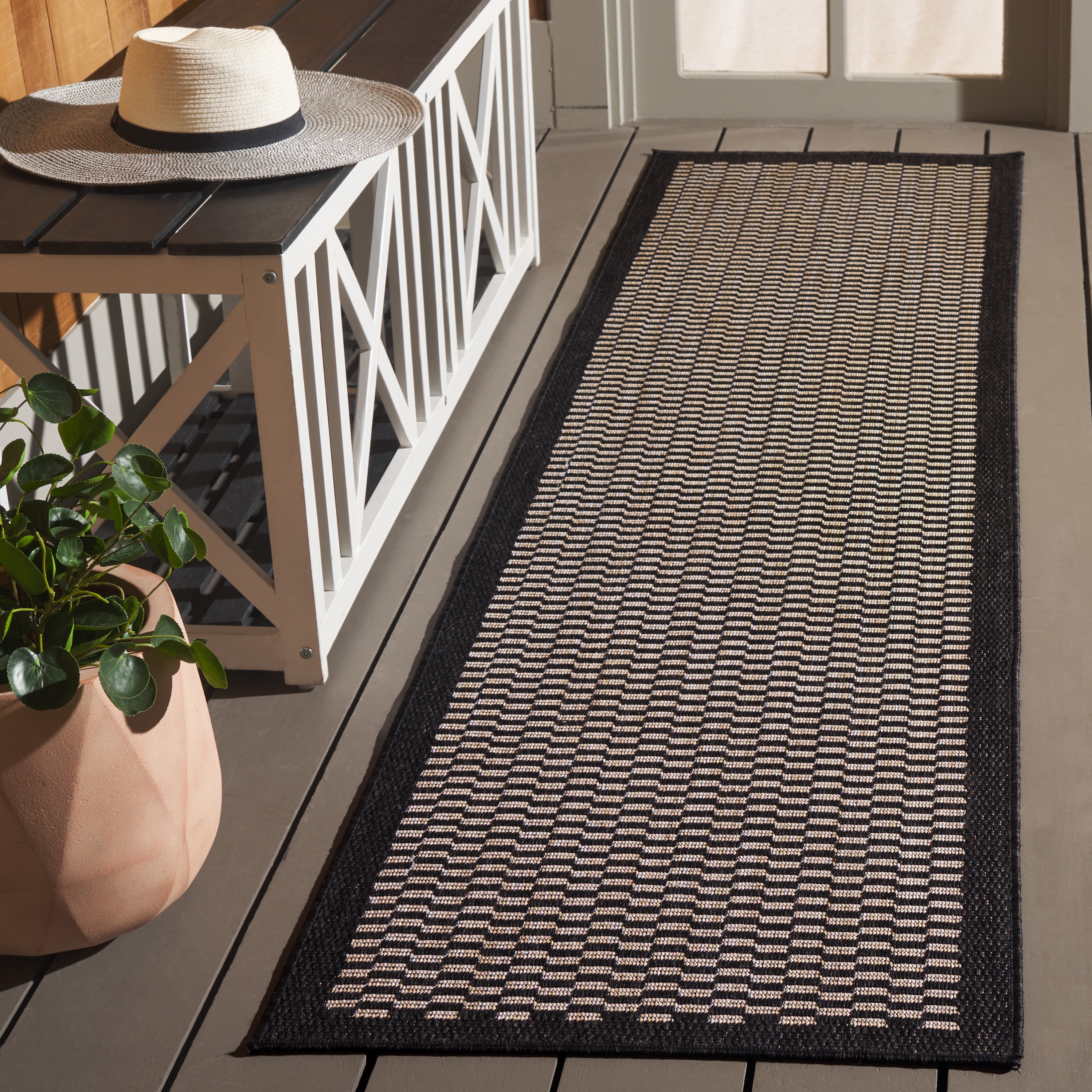 Beach House 404Z Black/Beige 2ft x 8ft Runner Rug