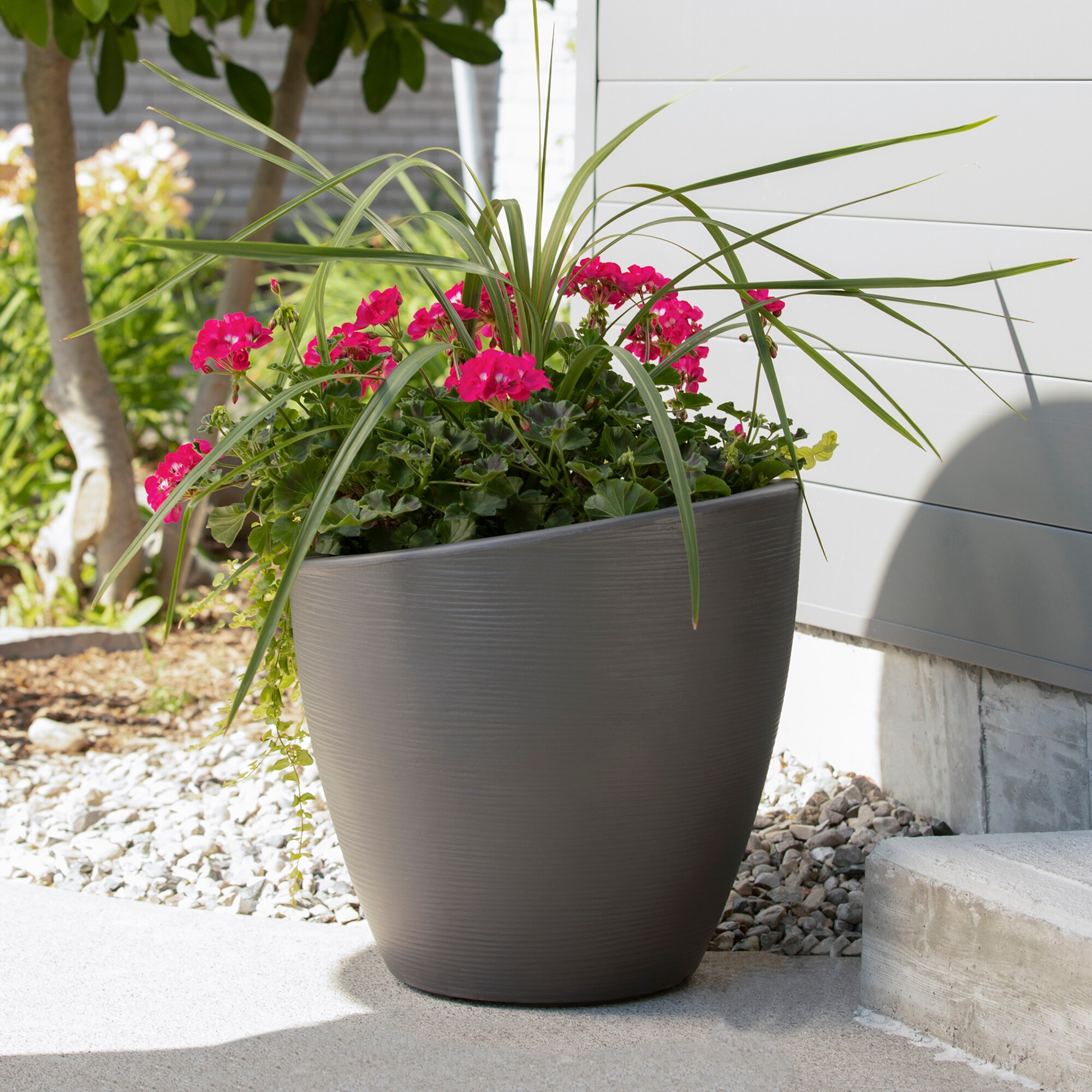 Mayne Round 20 In W X 20 In H Gray Resin Outdoor Planter In The Pots   66108234 