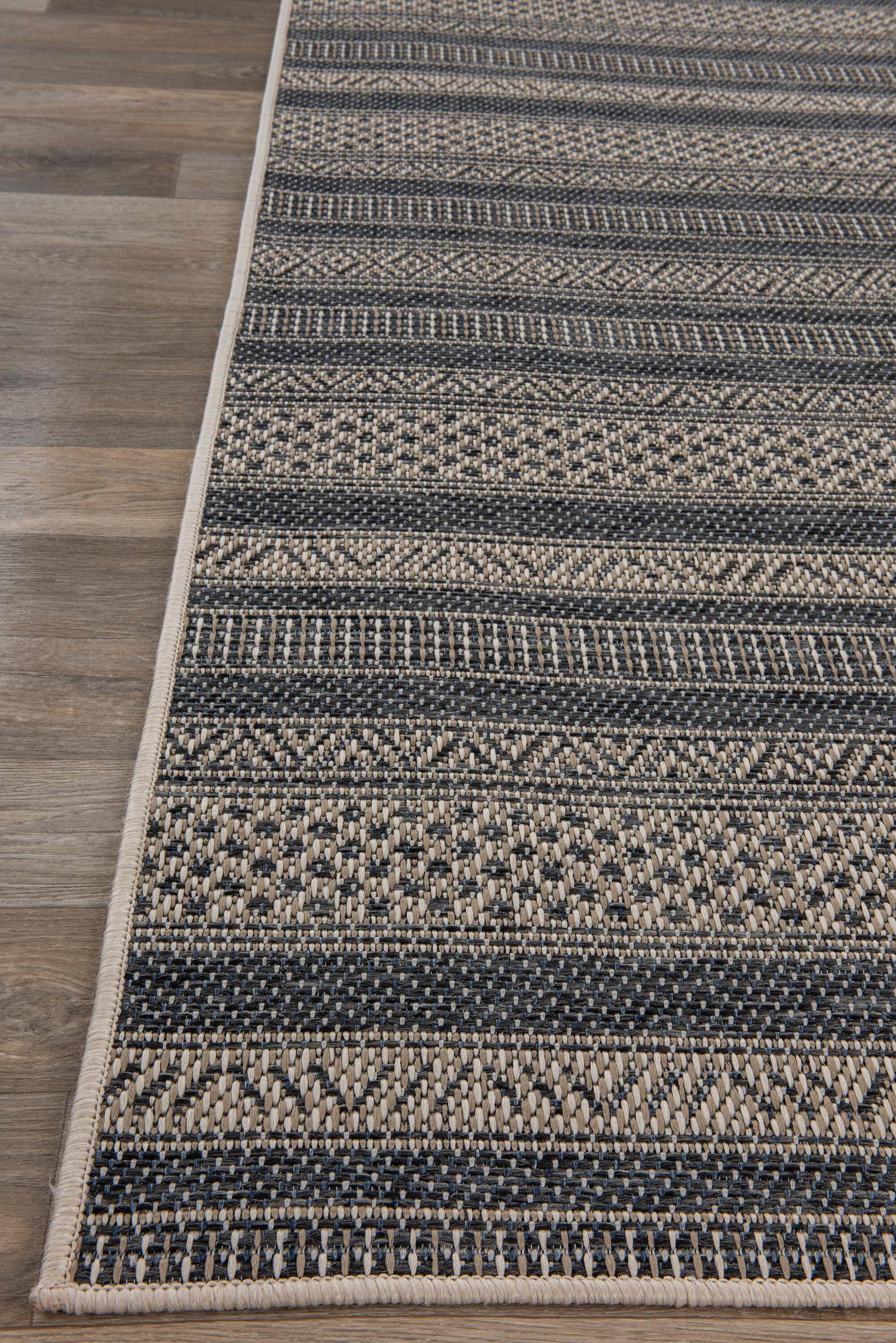 Reversible Geometric Blue Synthetic 5' x 7' Indoor/Outdoor Rug