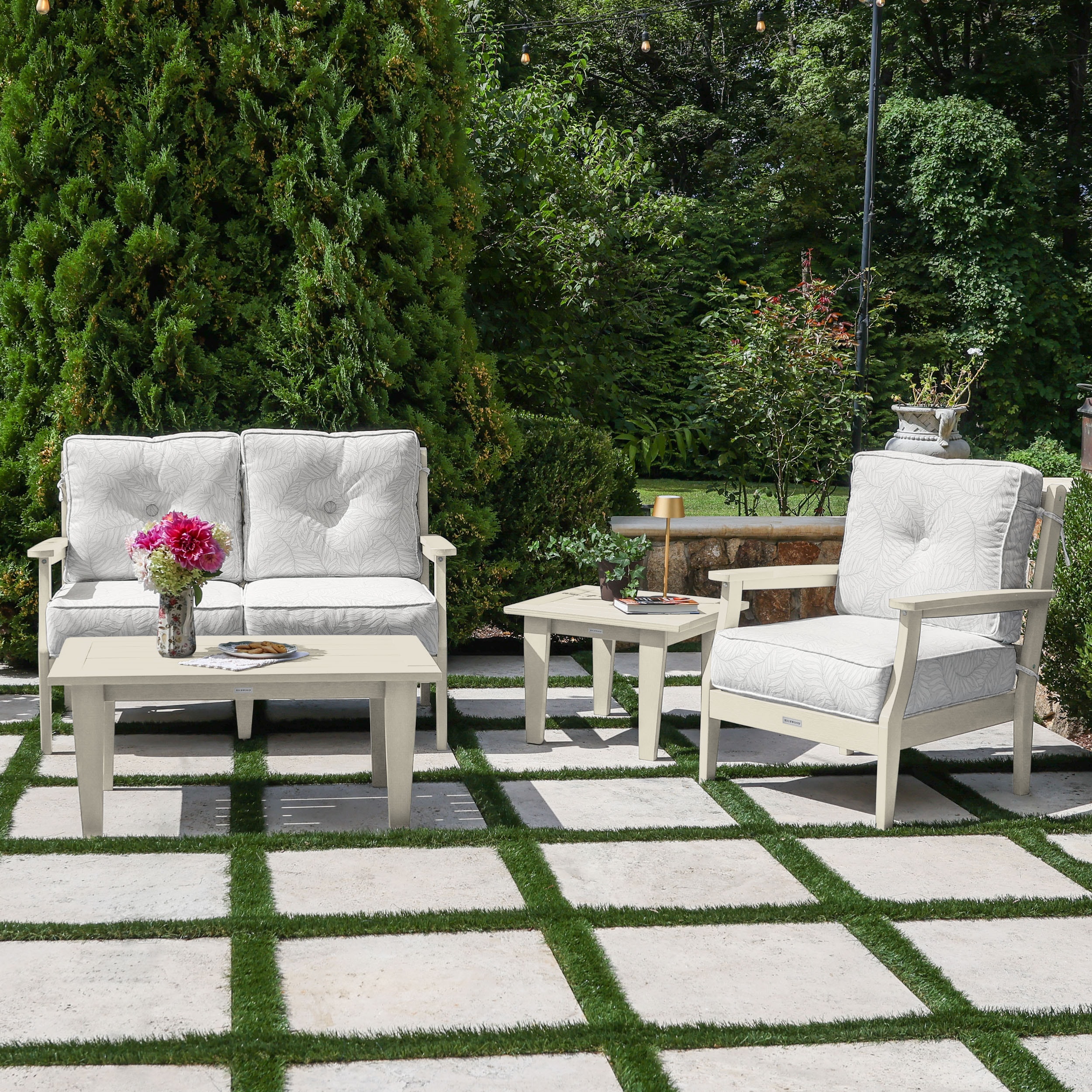 highwood - Lehigh 4 -Piece Off-white Patio Conversation Set