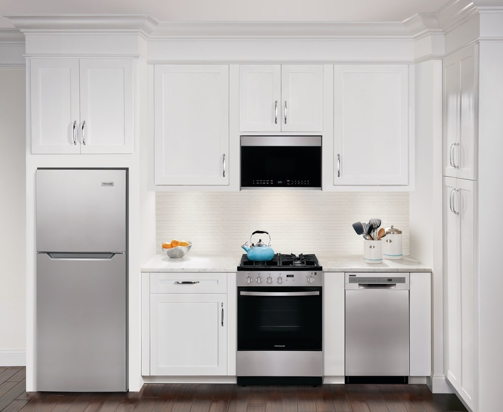 Frigidaire 24in 4 Burners 1.9cu ft Slidein Natural Gas Range (Stainless Steel) in the Single