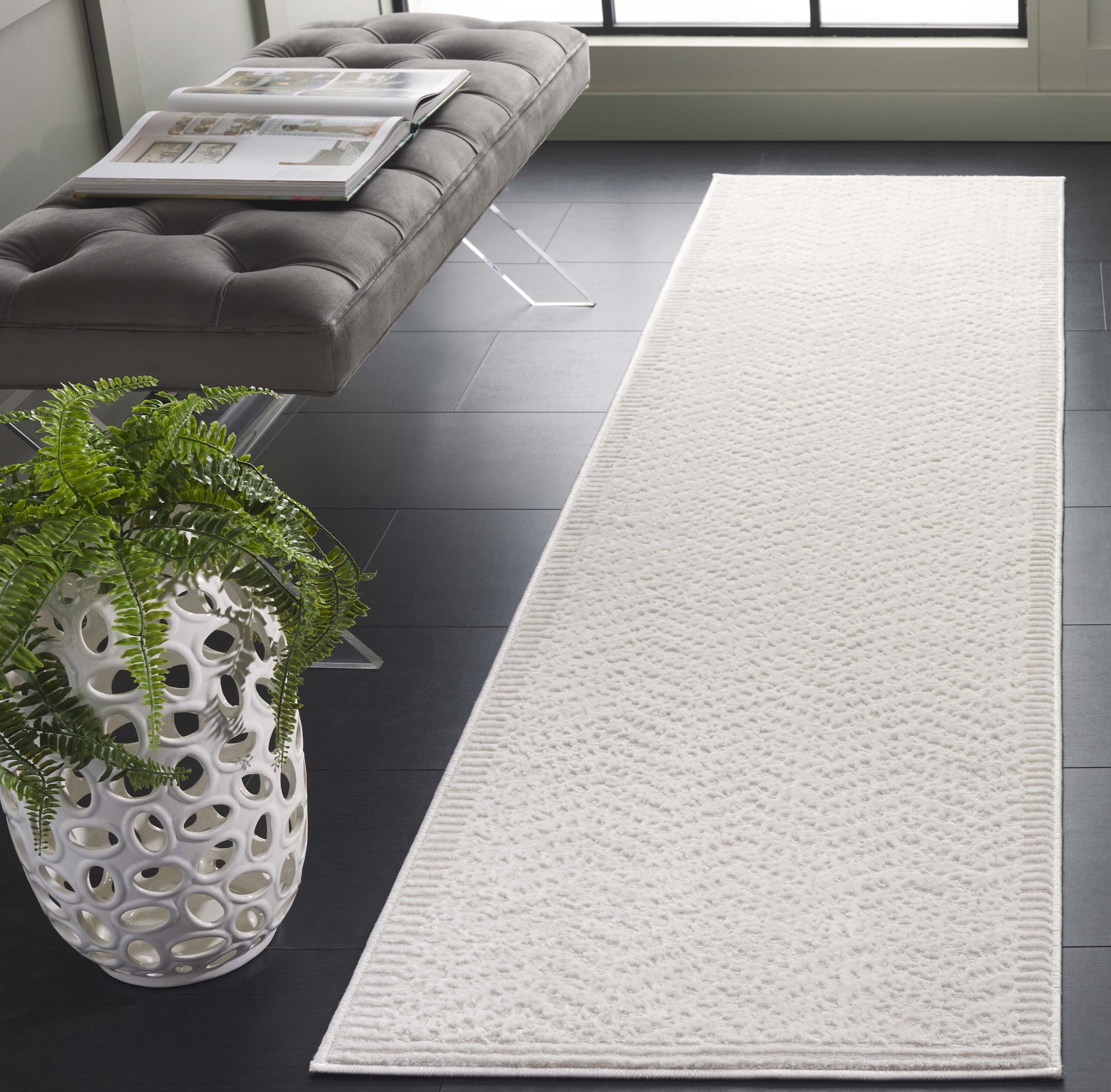 Saylor 116A Ivory 2 x 8 Rectangular Runner rug