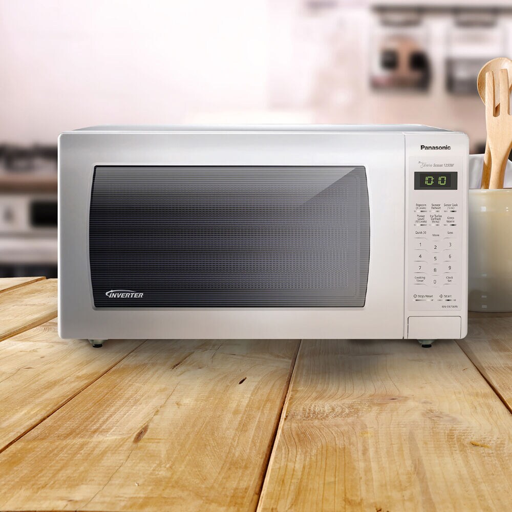 Panasonic 1.6-cu ft 1250-Watt Countertop Microwave (White)